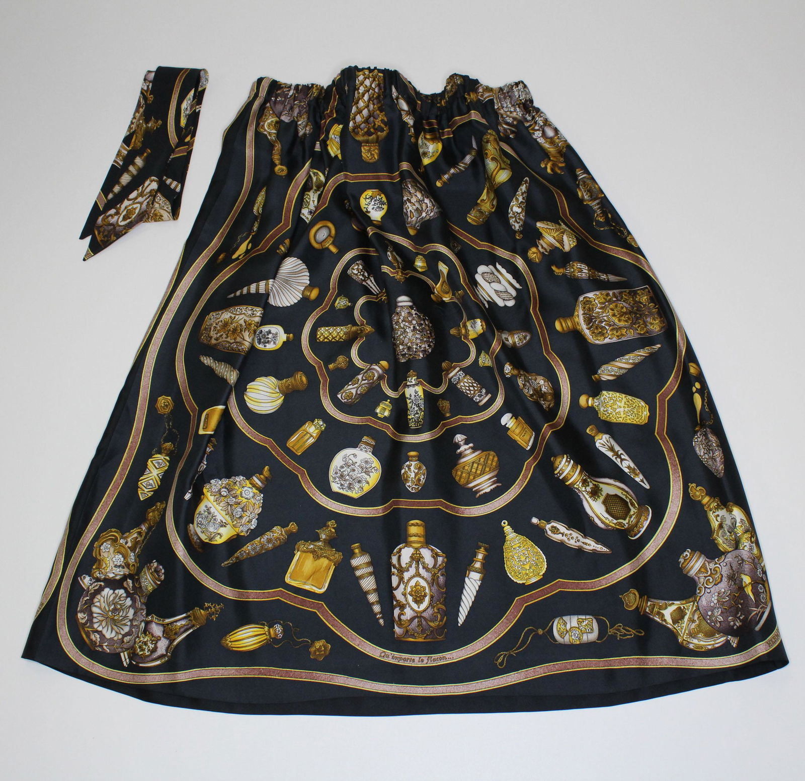 Hermes Silk Skirt Qu' Importe le Flacon (1 of 2)