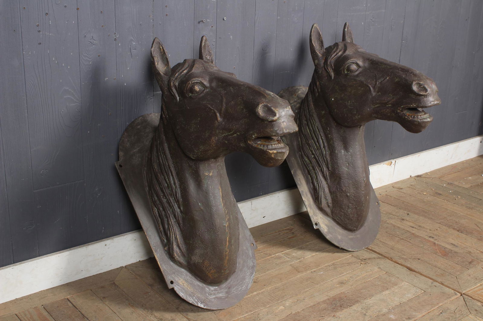 Pair Cast Iron Horse Heads (1 of 4)