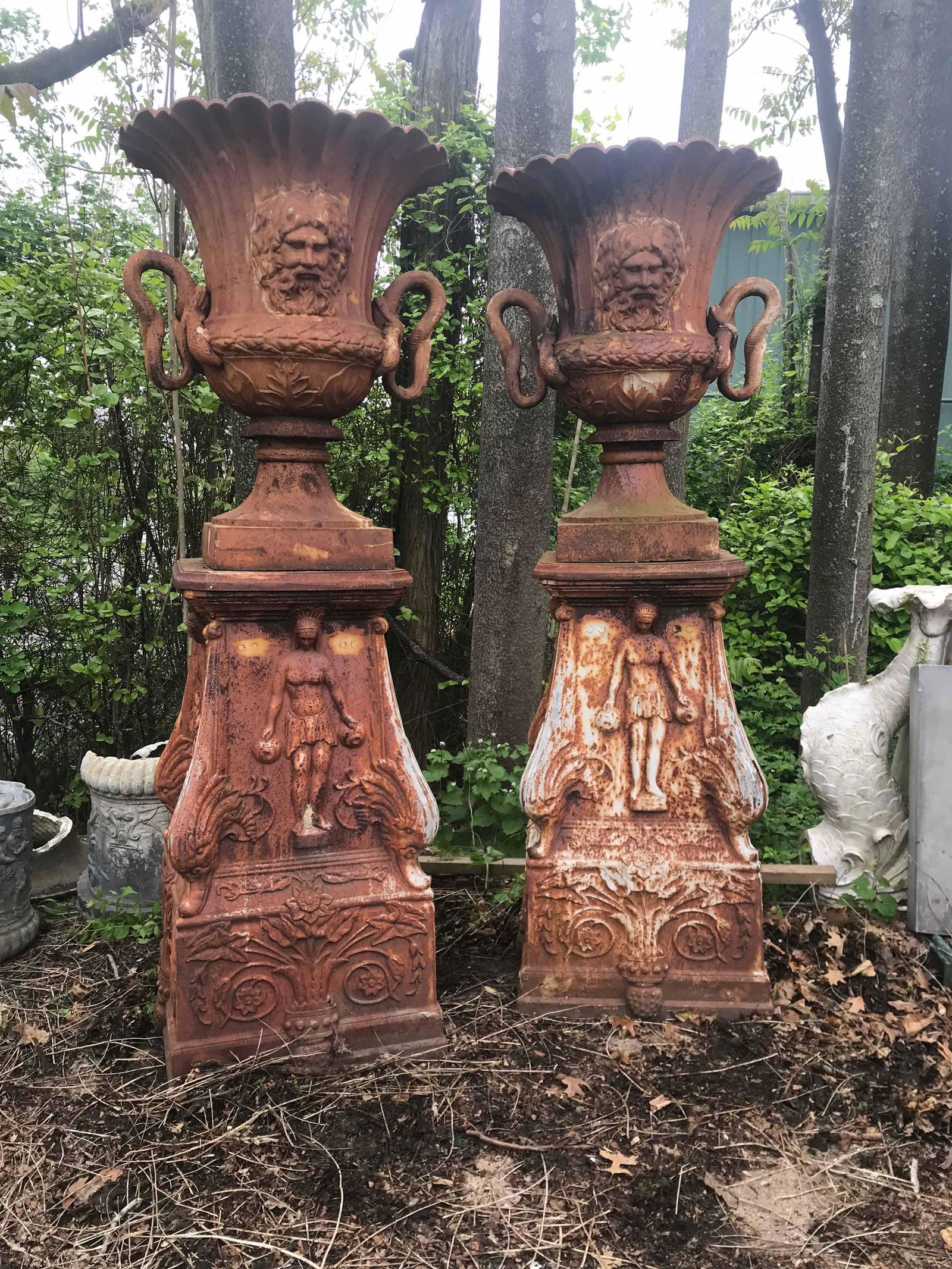 Good Pair of Monumental Cast Iron Garden Urns (1 of 6)
