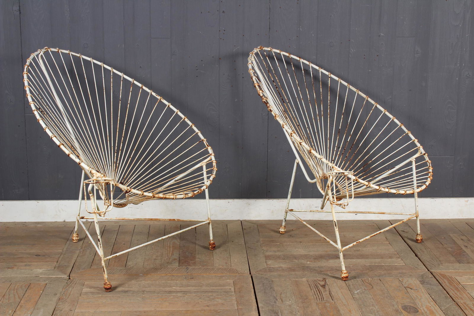 Pair Wire Pod Chairs (1 of 4)
