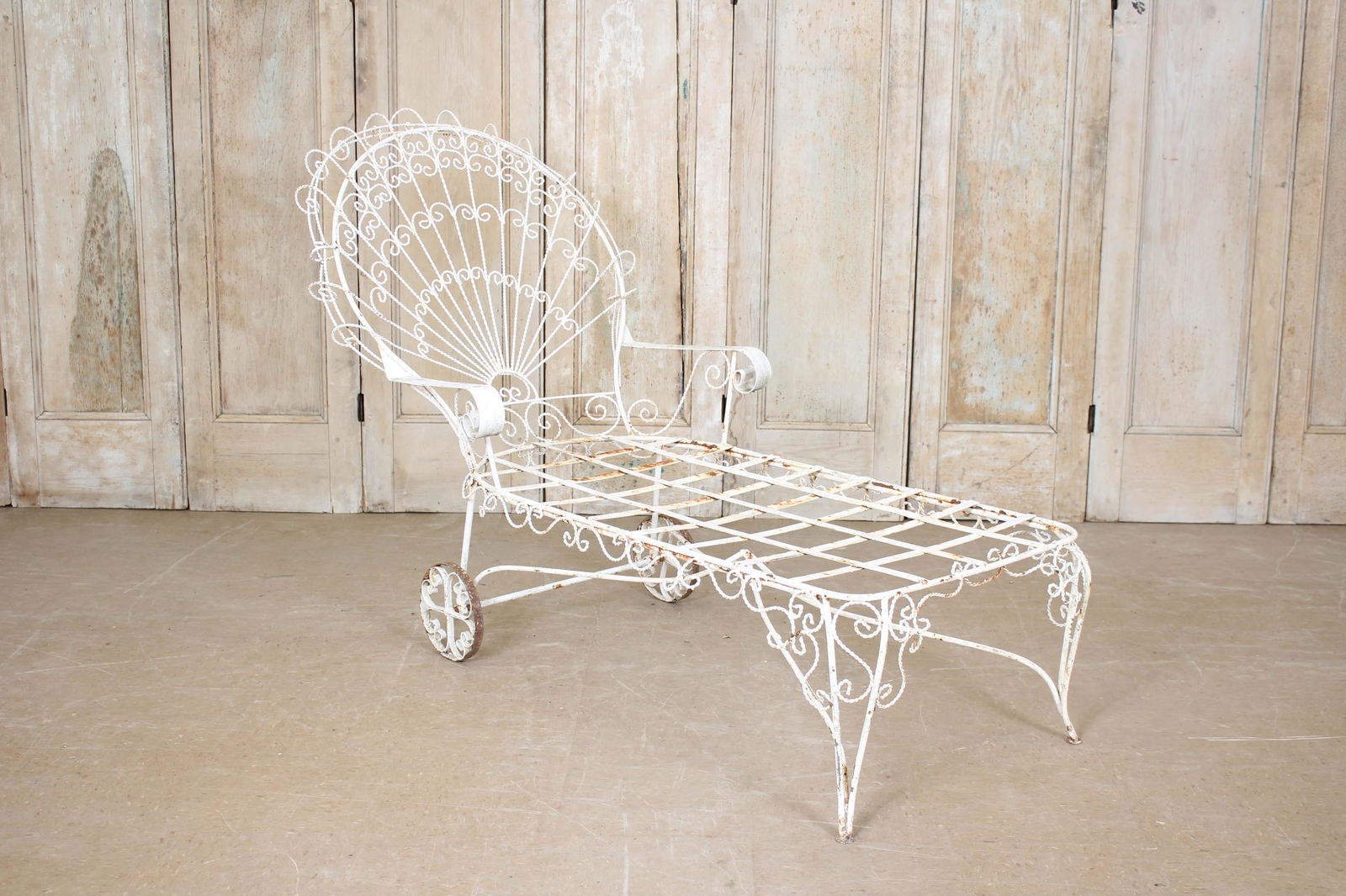 Wirework Chaise Longue (1 of 5)