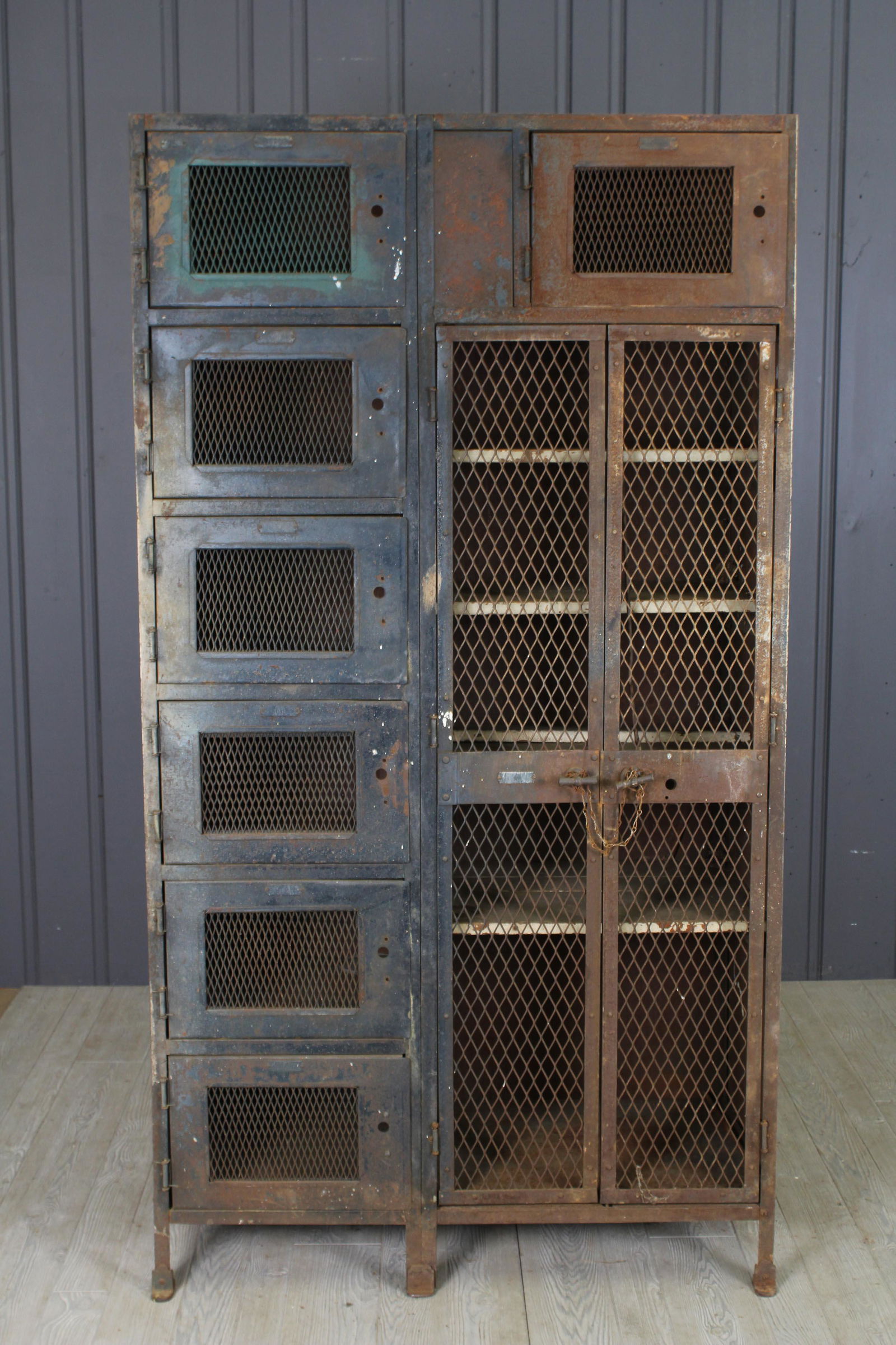 Vintage Locker (1 of 9)