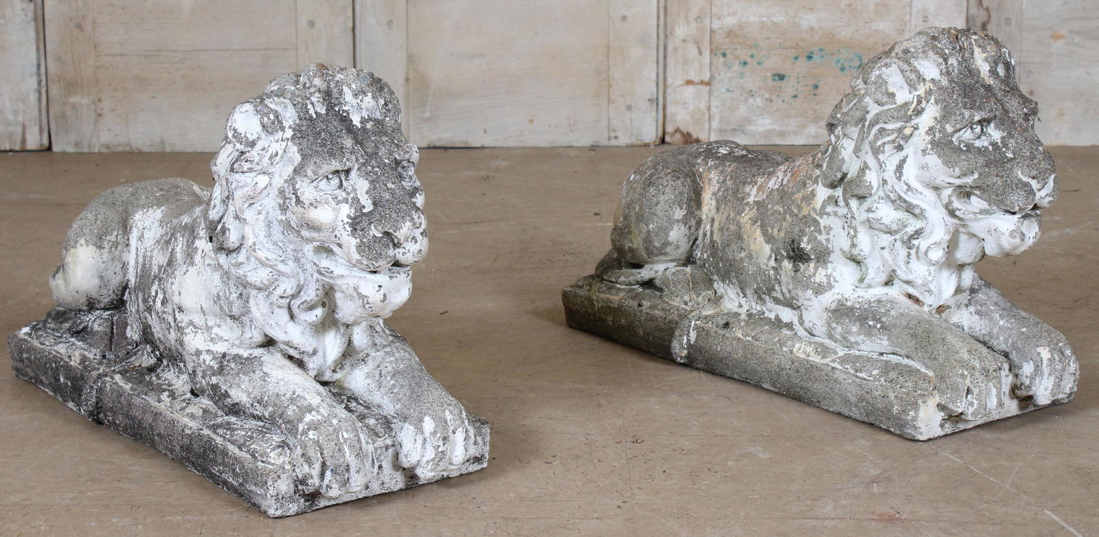 Pair Cast Stone Lions (1 of 4)