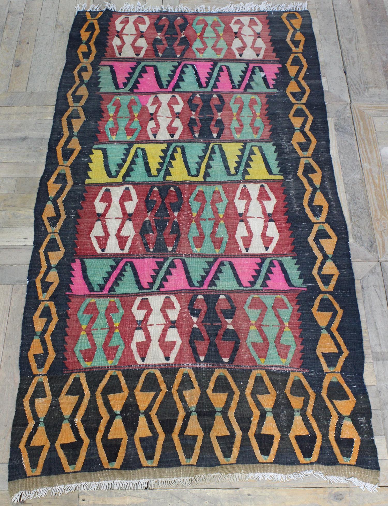 Anatolian Kilim 3'6" x 6'11": Anatolian Kilim 3'6" x 6'11". Size: 83" L x 42" W