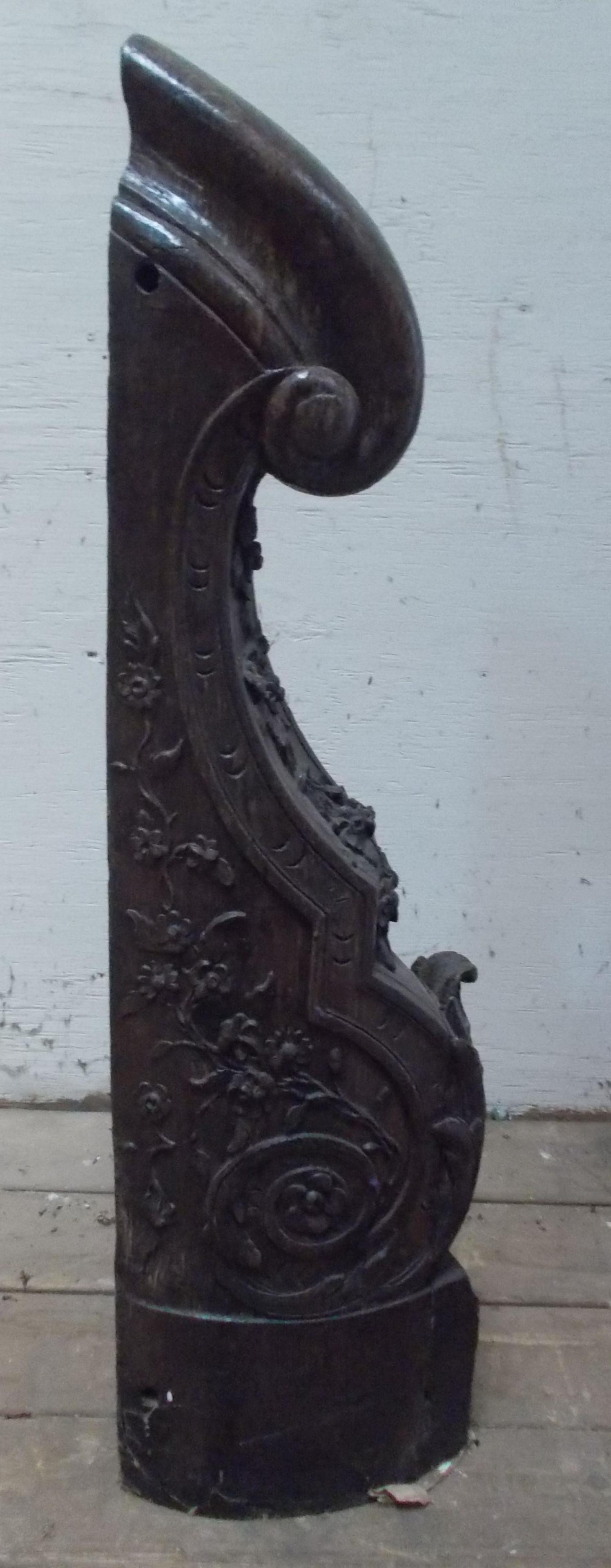 Antique Carved Oak Architectural Element: Antique Carved Oak Architectural Element, 19th C. or earlier. Size: 39.5" H x 10" W x 4" D. ***Please Note: This is an on-site online auction with specific Pick up terms and conditions. Pick up day is