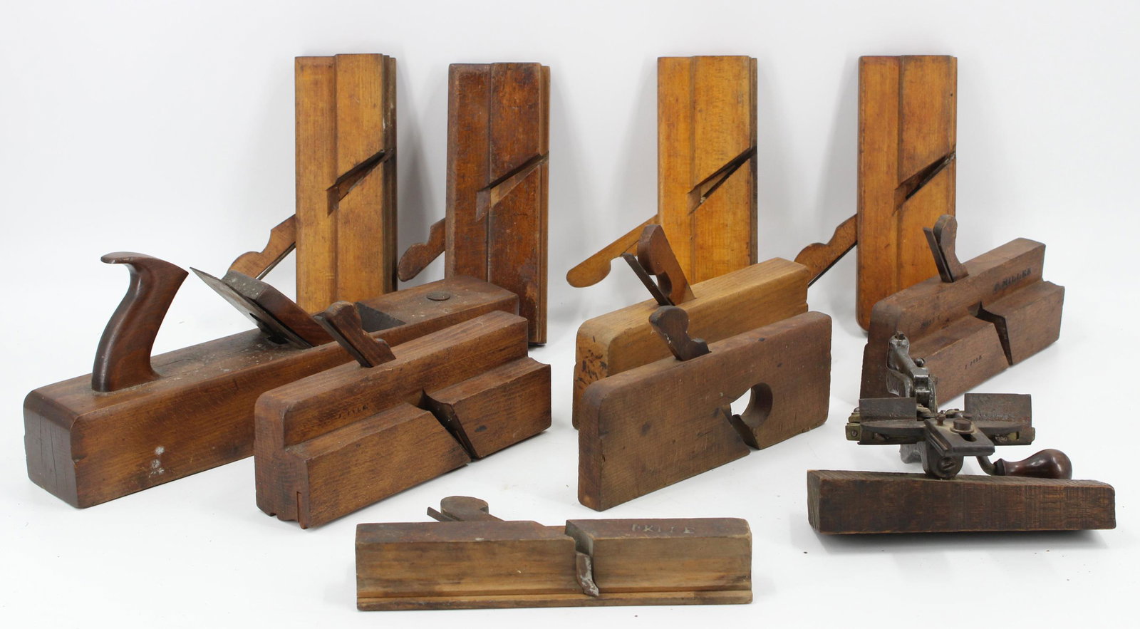 Collection Of Carpenter's Molding And Block Planes: Collection Of Carpenter's Molding And Block Planes. Including An Associated Sawtooth Set. Size: Largest: 6.5" H X 16" W X 3" D