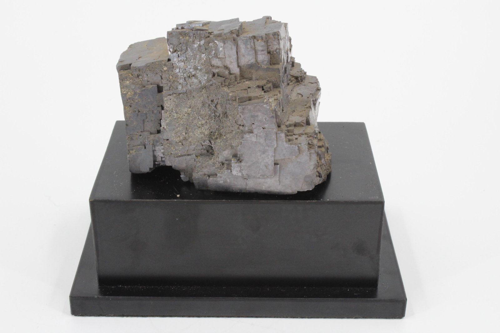 1536g Mineral Specimen: 1536g Mineral Specimen. Galena. Size: 2.5"H x 3.5"W x 2.5"D Weight: 1Kg 536g