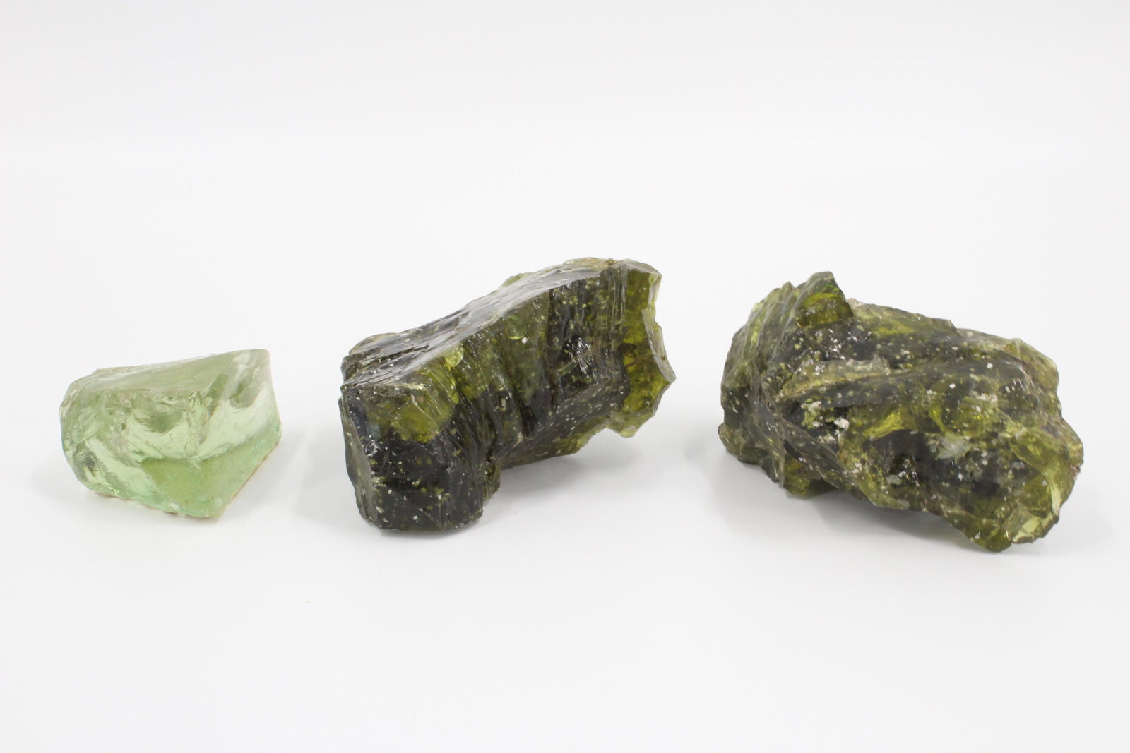Group of 3 Glass Specimens: Group of 3 Glass Specimens. Size: 3"H x 5"W x 4"D(largest) Weight: 1Kg 916g