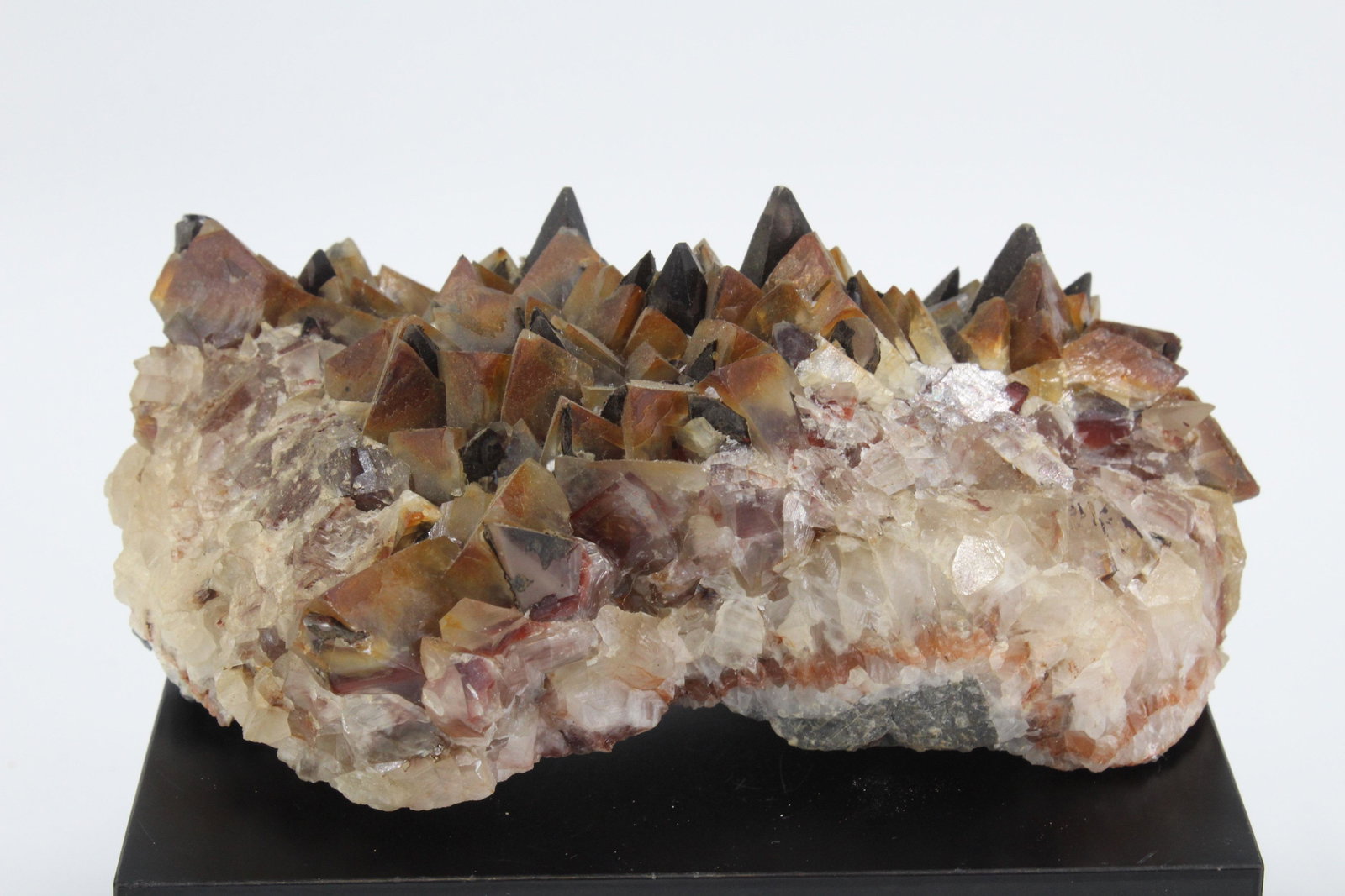 626g Crystal Cluster Mineral Specimen: 626g Crystal Cluster Mineral Specimen. Size: 2.5"H x 5.5"W x 3.75"D Weight: 626g