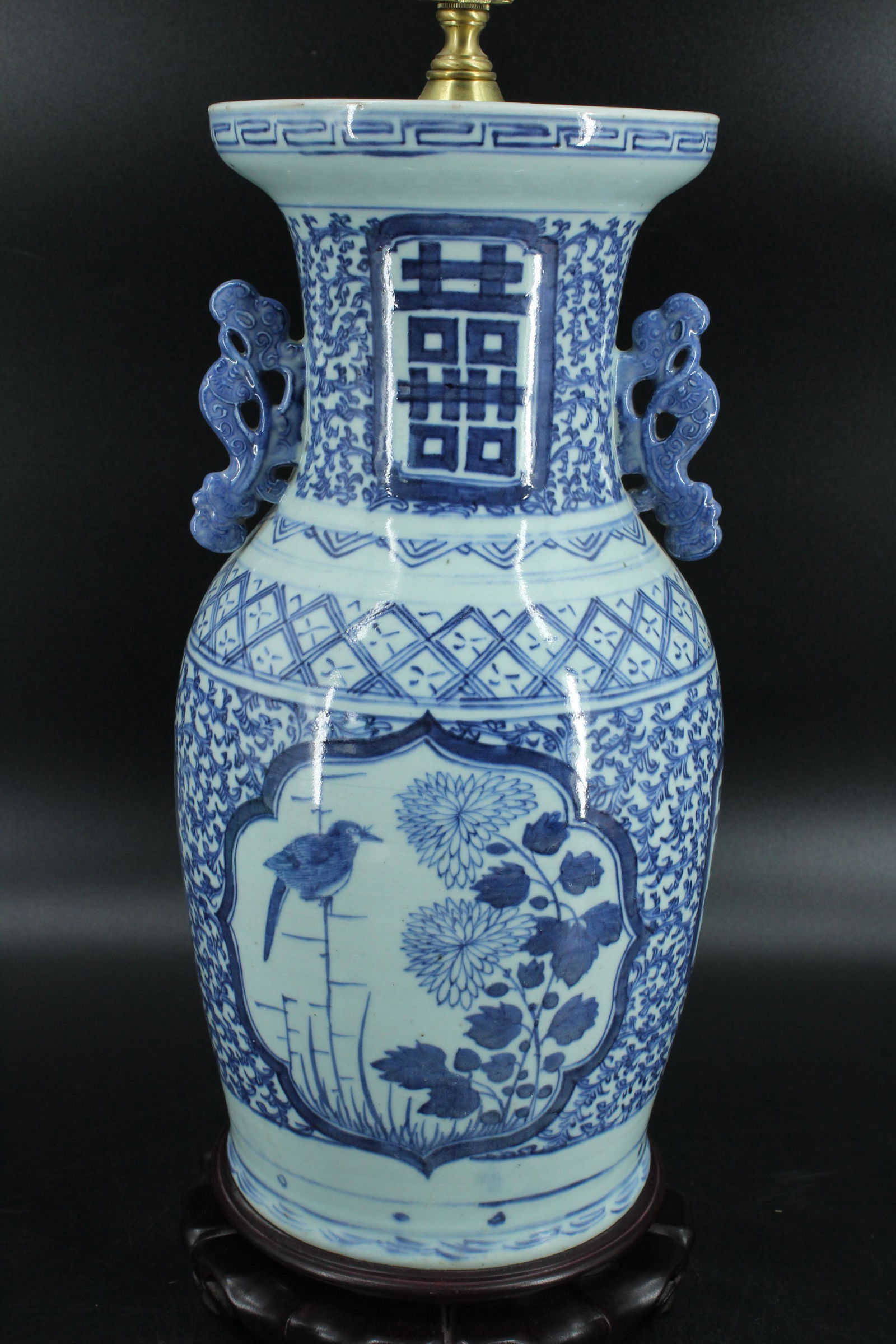 Chinese Blue and White Vessel Table Lamp (1 of 5)