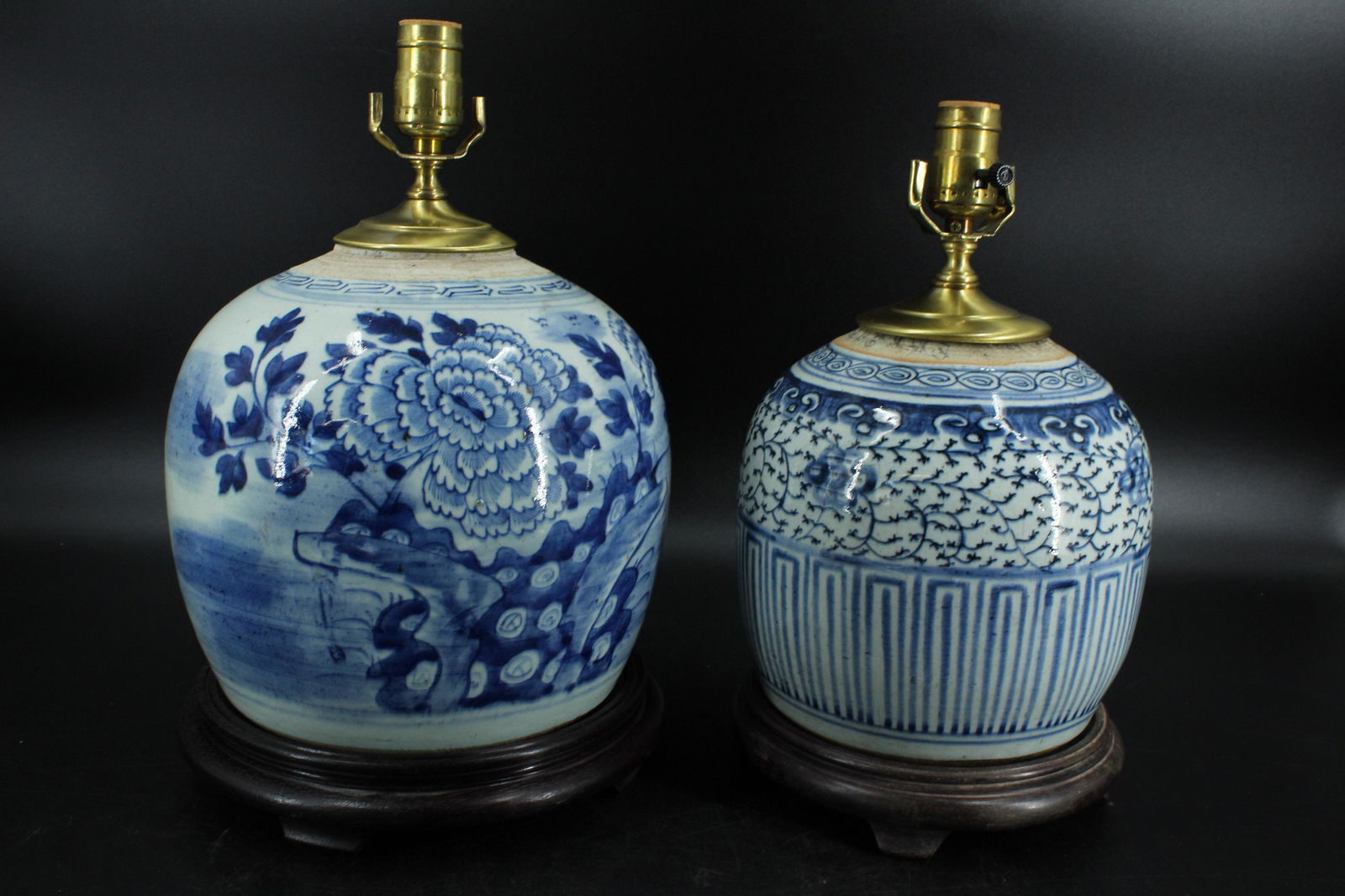 2 Chinese Blue and White Porcelain Jar Table Lamps (1 of 16)
