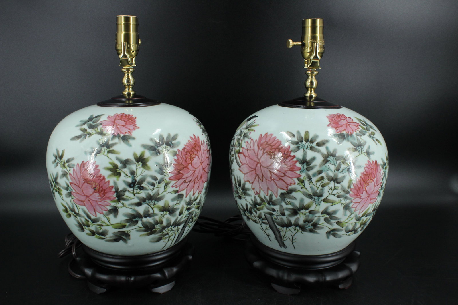 Pair Chinese Porcelain Chrysanthemum Jar Lamps: Pair Chinese Porcelain Chrysanthemum Jar Lamps. Size: 15.75" high overall, 8.5" x 9.25" diameter body.