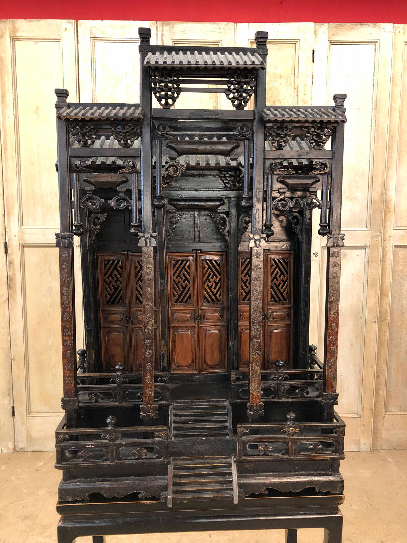 Chinese Altar Temple Shrine (1 of 16)