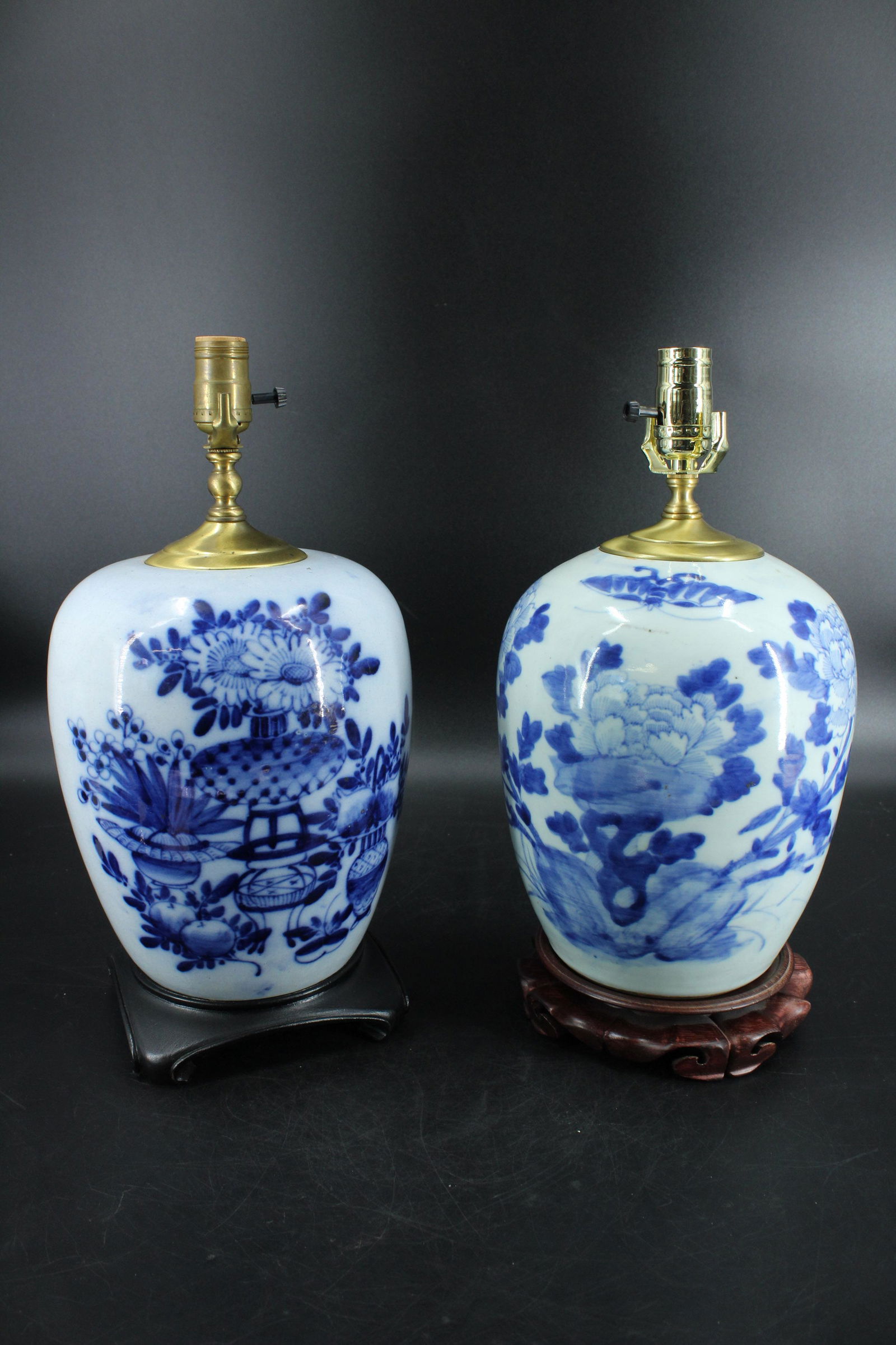 2 Chinese Blue and White Porcelain Jar Table Lamps (1 of 15)
