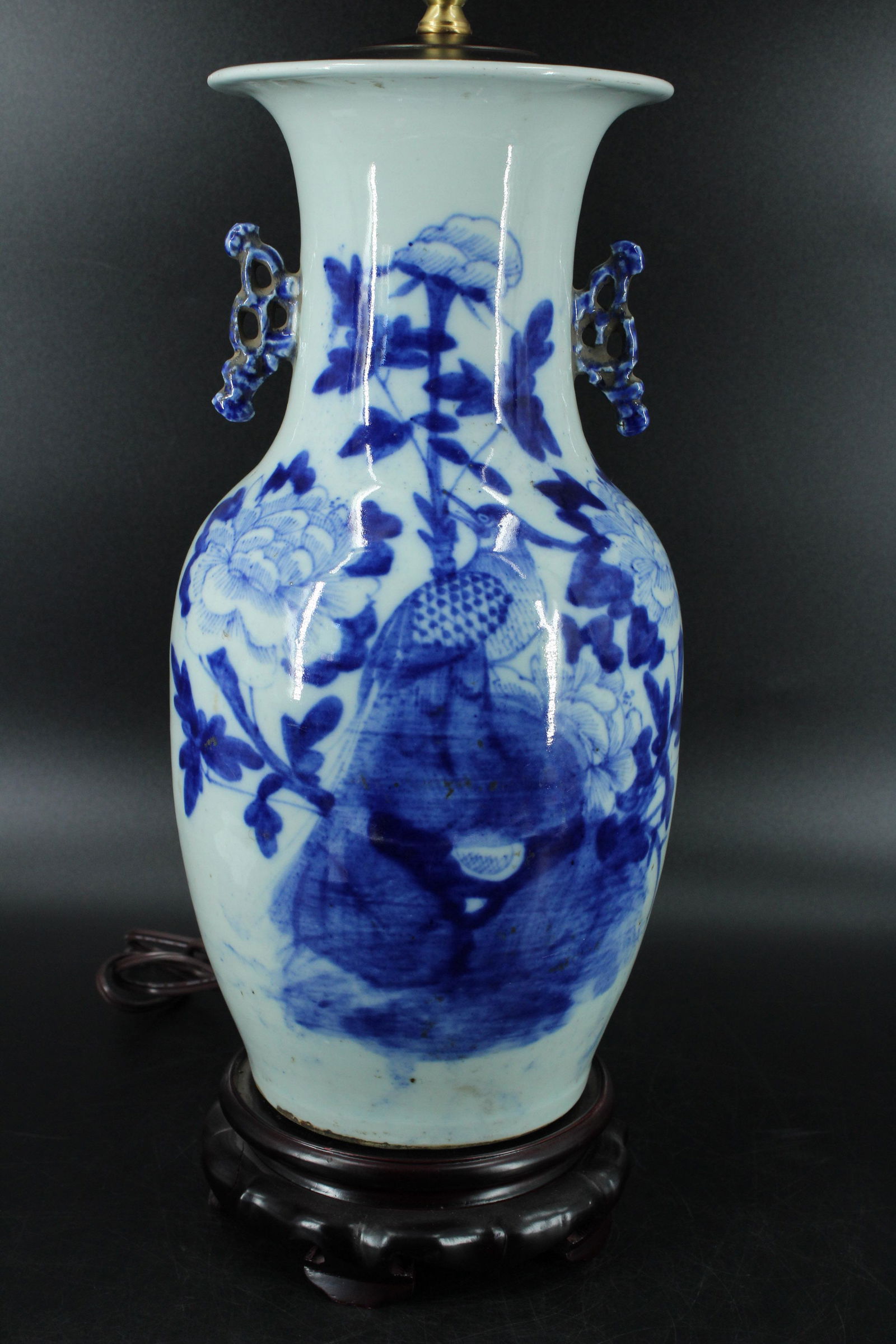 Chinese Export Blue and White Vase Form Lamp (1 of 7)
