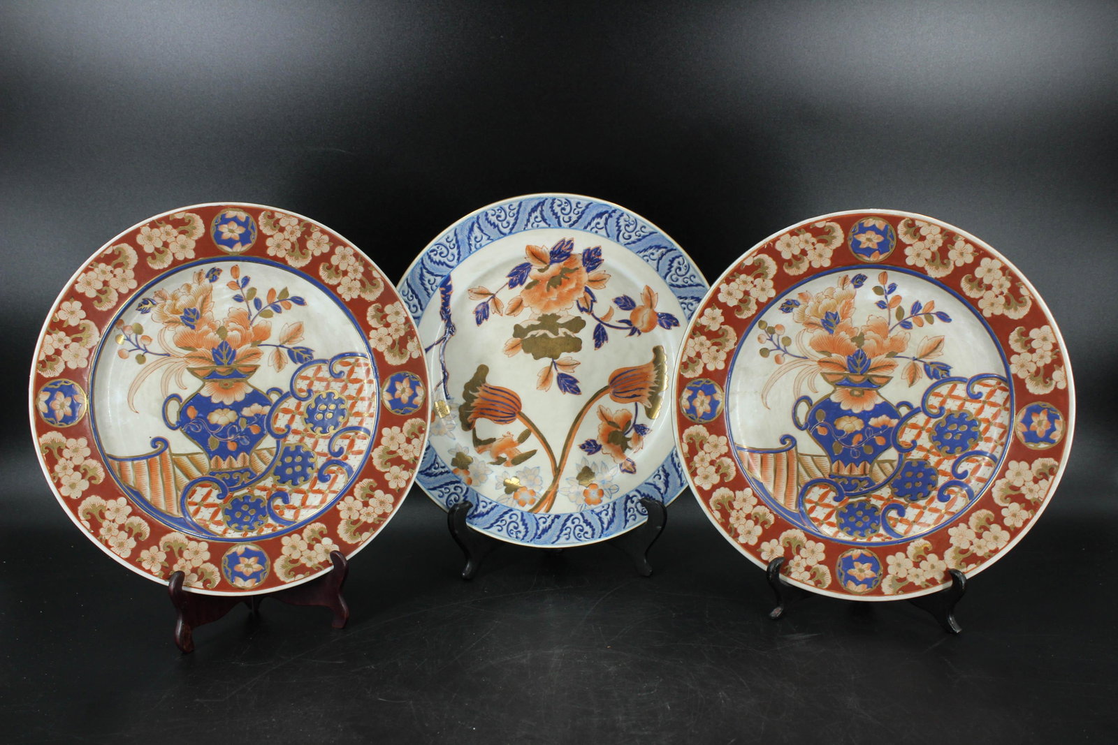 3 Chinese Imari Enamel Porcelain Plates: 3 Chinese Imari Enamel Porcelain Plates. Size: 12.25" diameter.