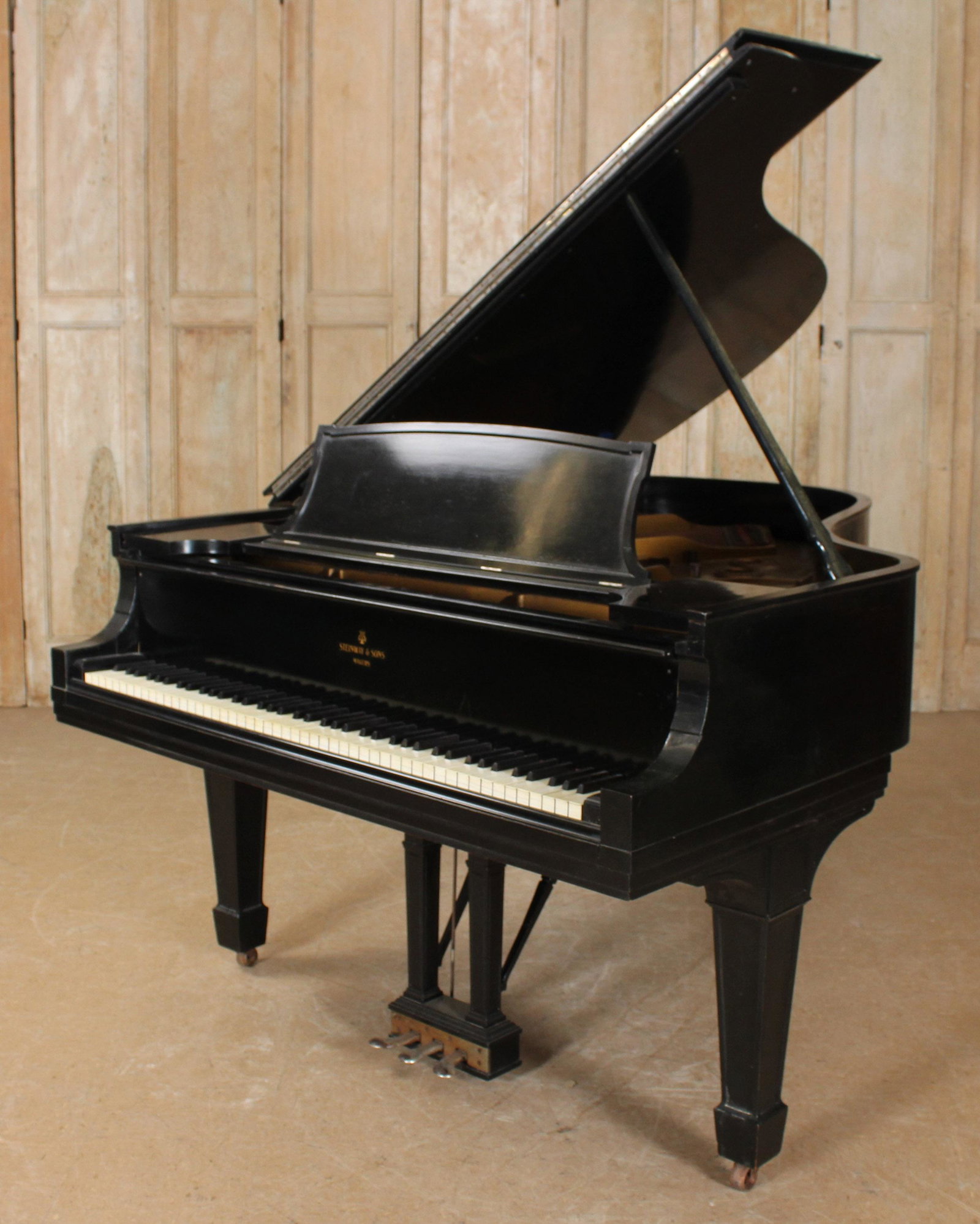 1913 Steinway Model A Grand Piano #162873: 1913 Steinway Model A Grand Piano #162873, Serial # 162873. Size: 39" H x 58" W x 71" L