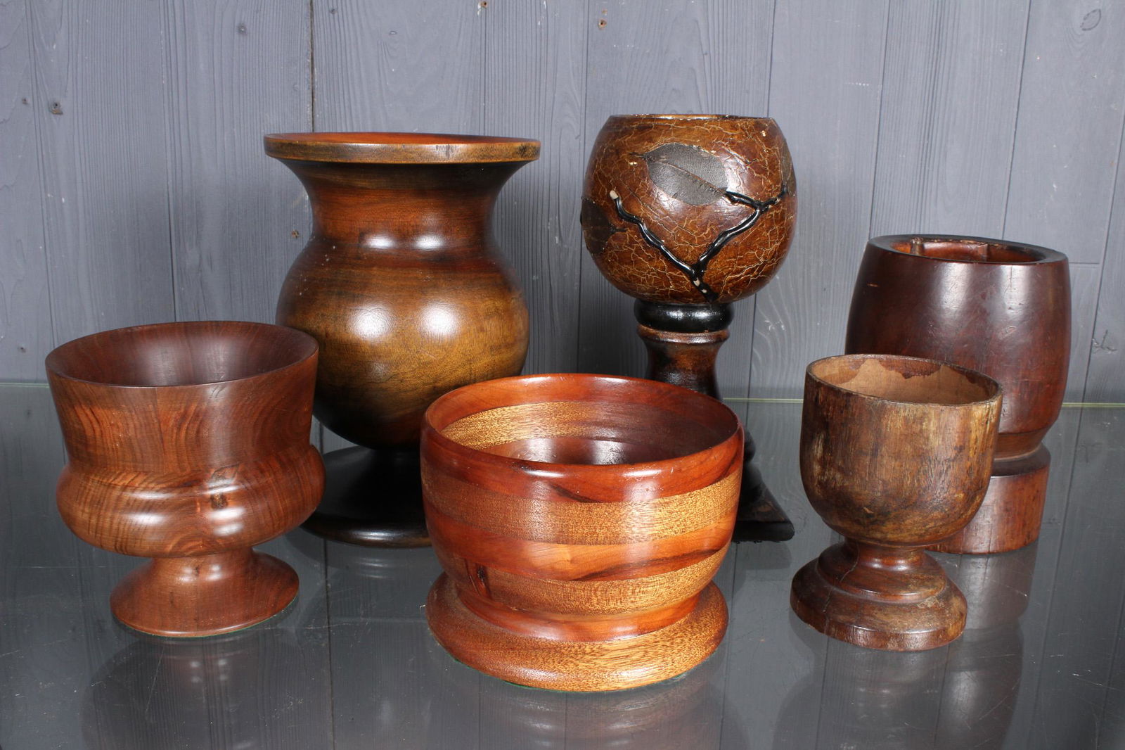 6 Pieces Turned Treen Vessels (1 of 3)