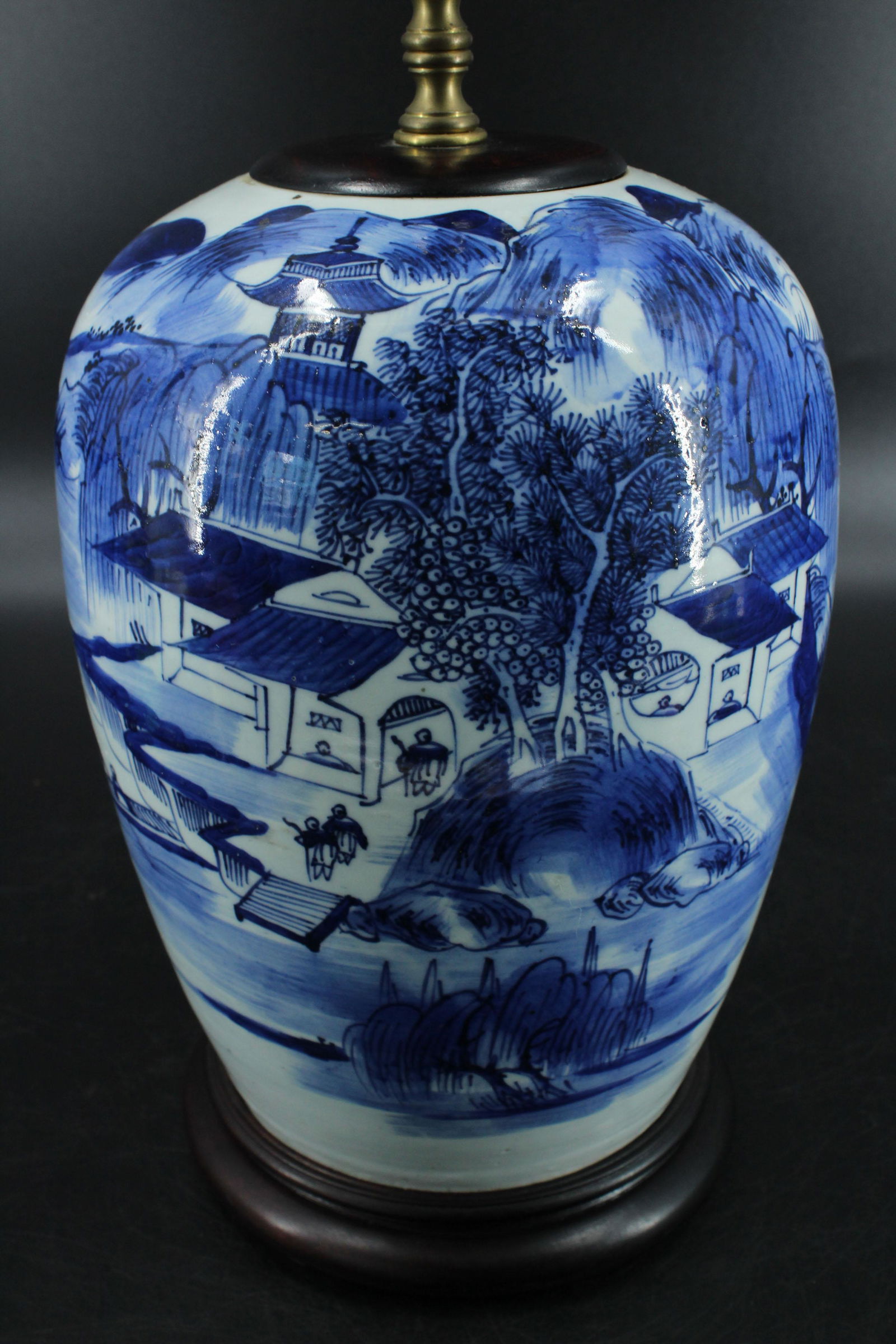 Chinese Blue and White Porcelain Jar Table Lamp (1 of 7)
