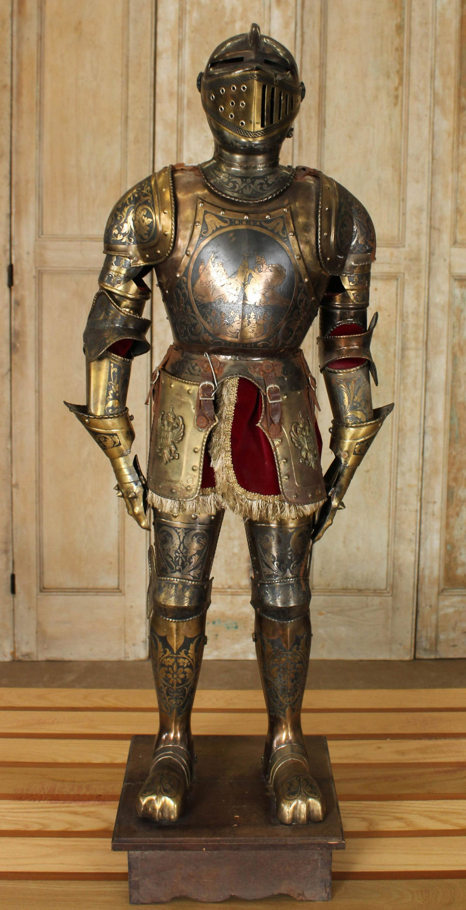 Vintage Tabletop Toledo Armor Model: Vintage Tabletop Toledo Armor Model. Size: 40.5" H x 10.5" W x 10.5" D