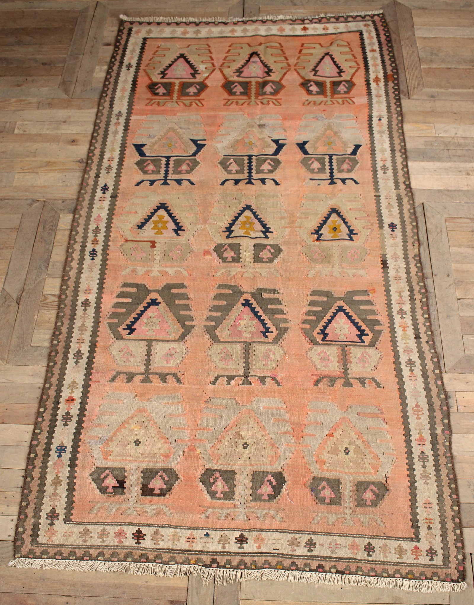 Semi Antique Turkish Kilim 4'5" x 8'8": Semi Antique Turkish Kilim. Size: 4'5" x 8'8"