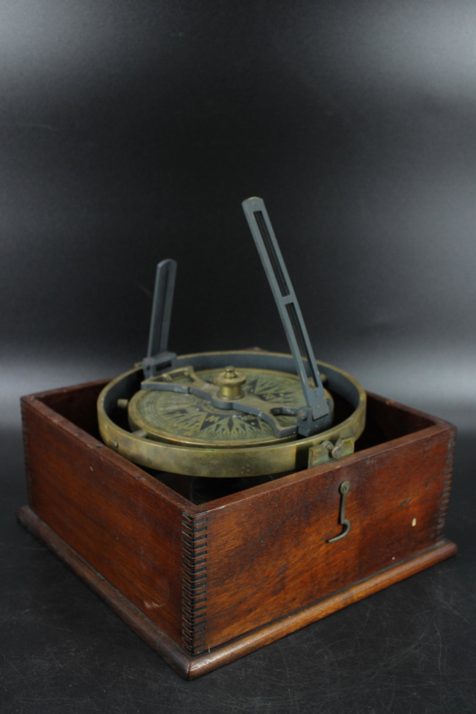 TS & JD Negus Yacht Pelorus Compass: TS & JD Negus Yacht Pelorus Compass, in wooden case. 8.75" H x 12.25" W x 12.25" D