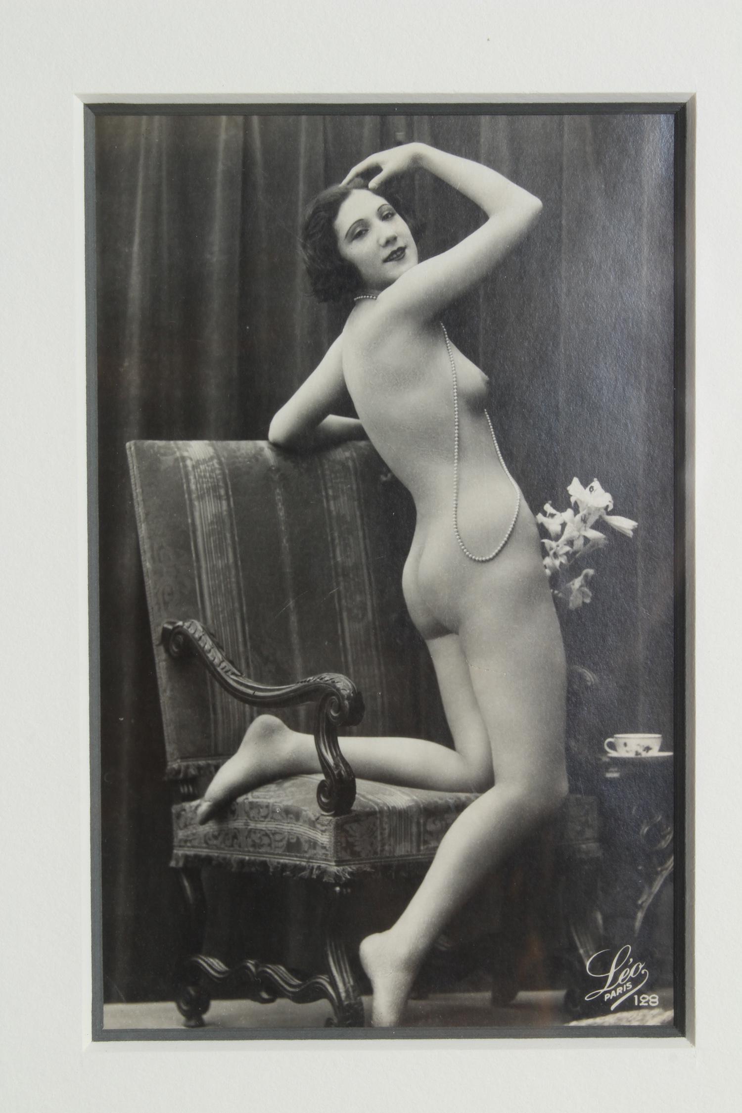Vintage Photo - Female Nude Marked Leo Pa: Vintage Photo - Female Nude Marked Leo Paris. Size: Framed: 14.5" H x 12" W x 1" D; Sight: 5" H x 3" W