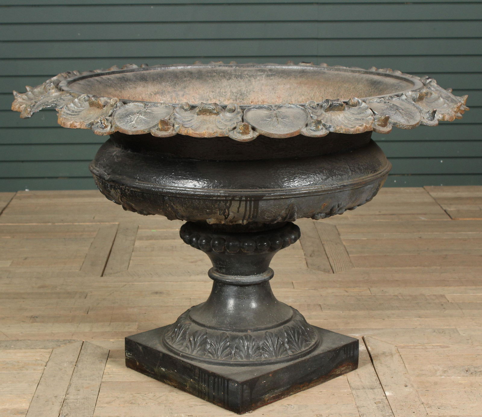 American Victorian Cast Iron Garden Urn Fiske Attr (1 of 11)
