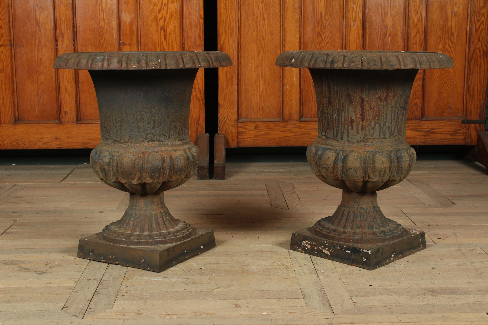 Pair Large Cast Iron Garden Urns (1 of 6)