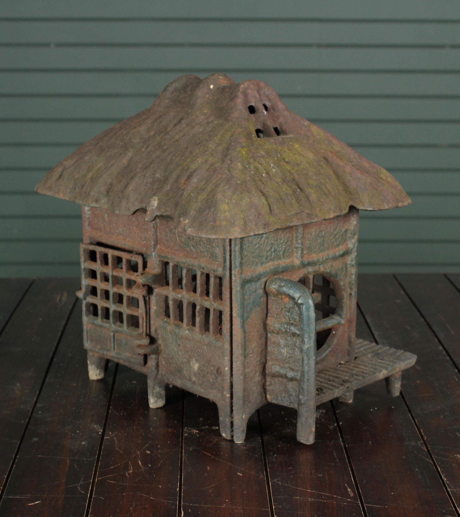 Cast Iron Japanese Minka Form Garden Lantern (1 of 8)
