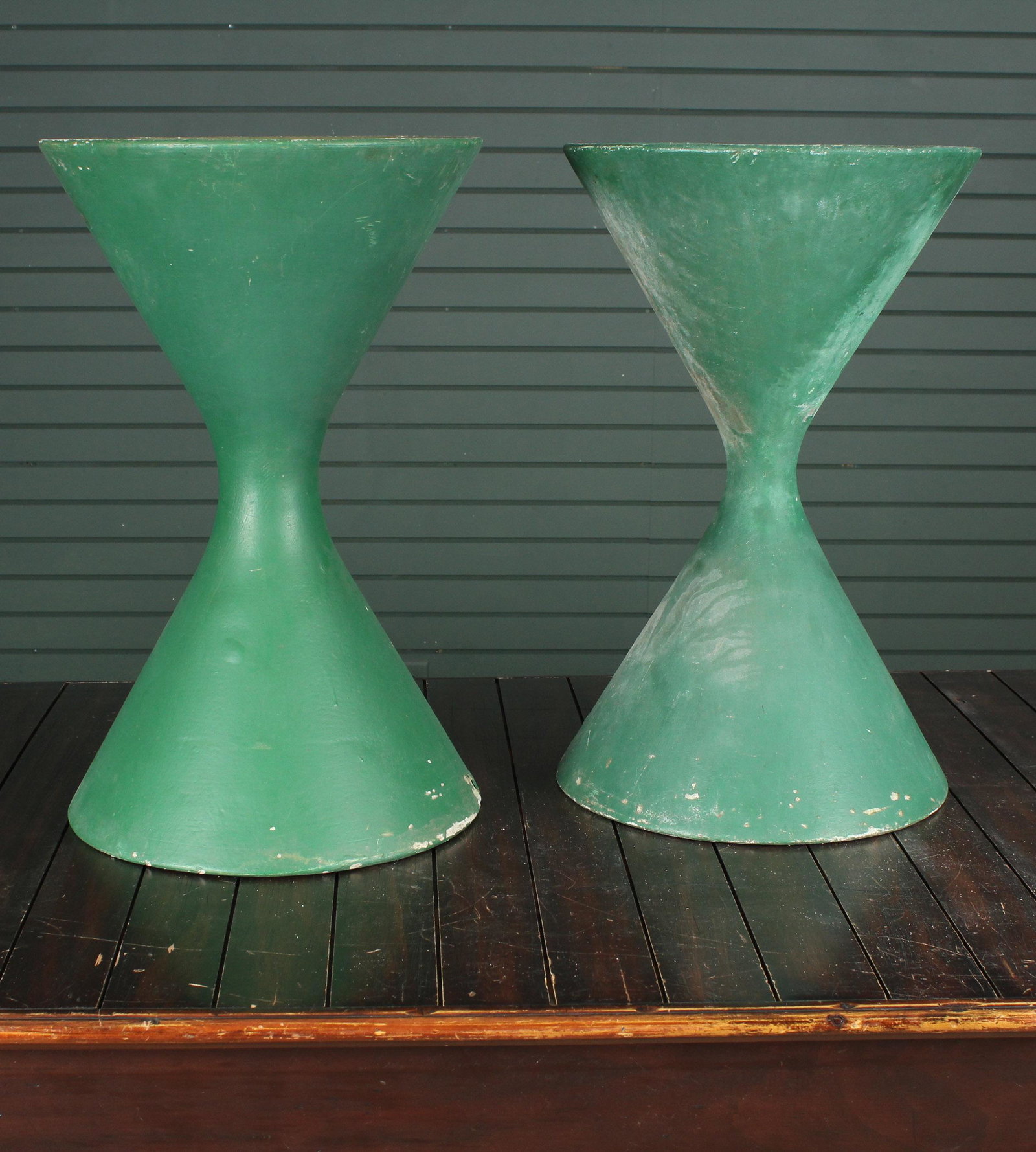 Pair Willy Guhl Hourglass Form Planters (1 of 8)