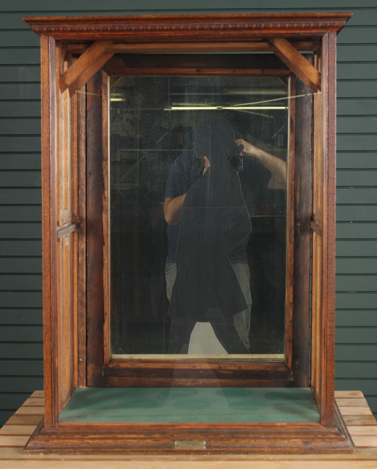 A.N. Russell and Sons Oak & Glass Display Cabinet (1 of 13)