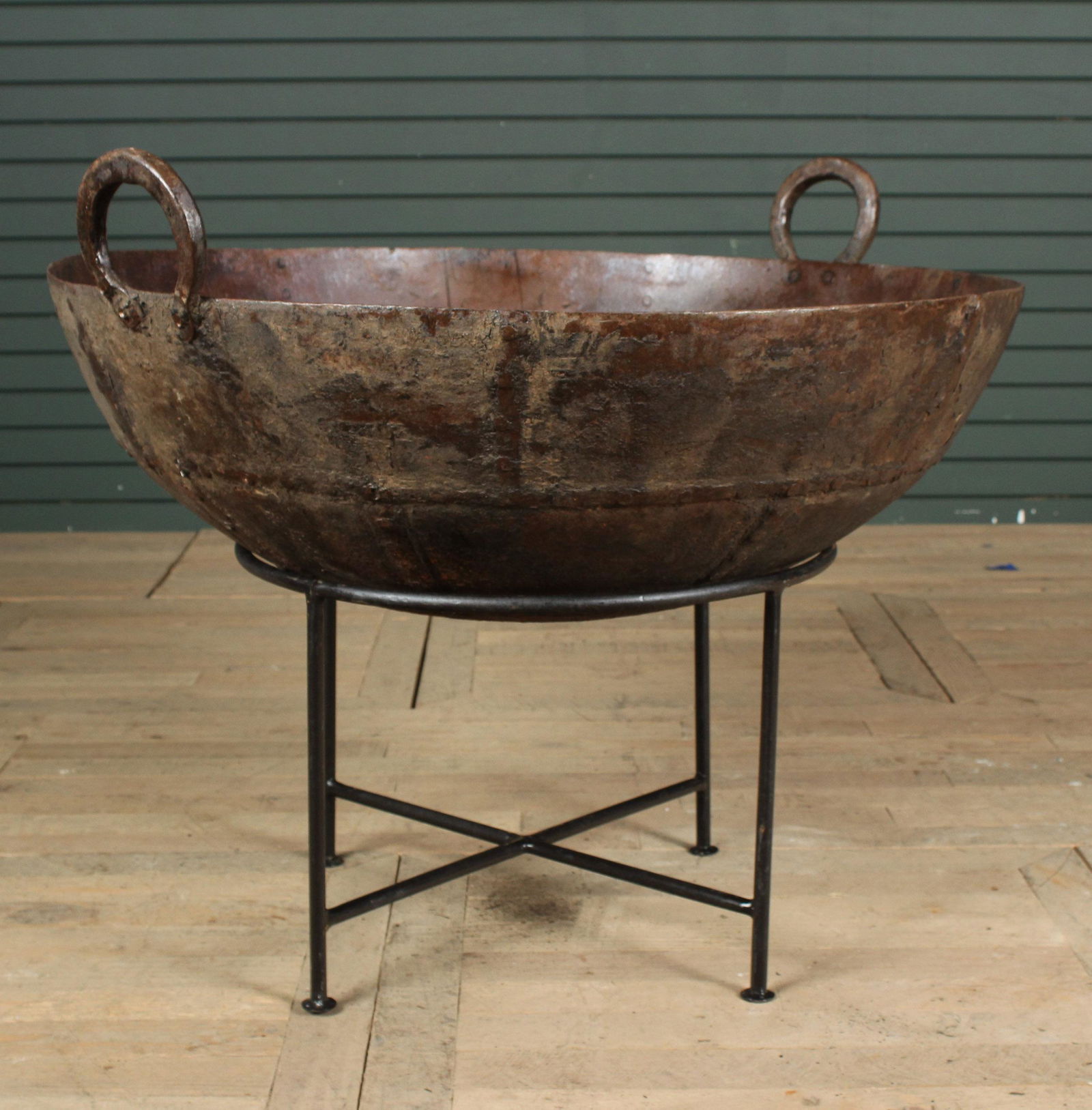 Wrought Iron Kettle Fire Pit on Stand (1 of 5)