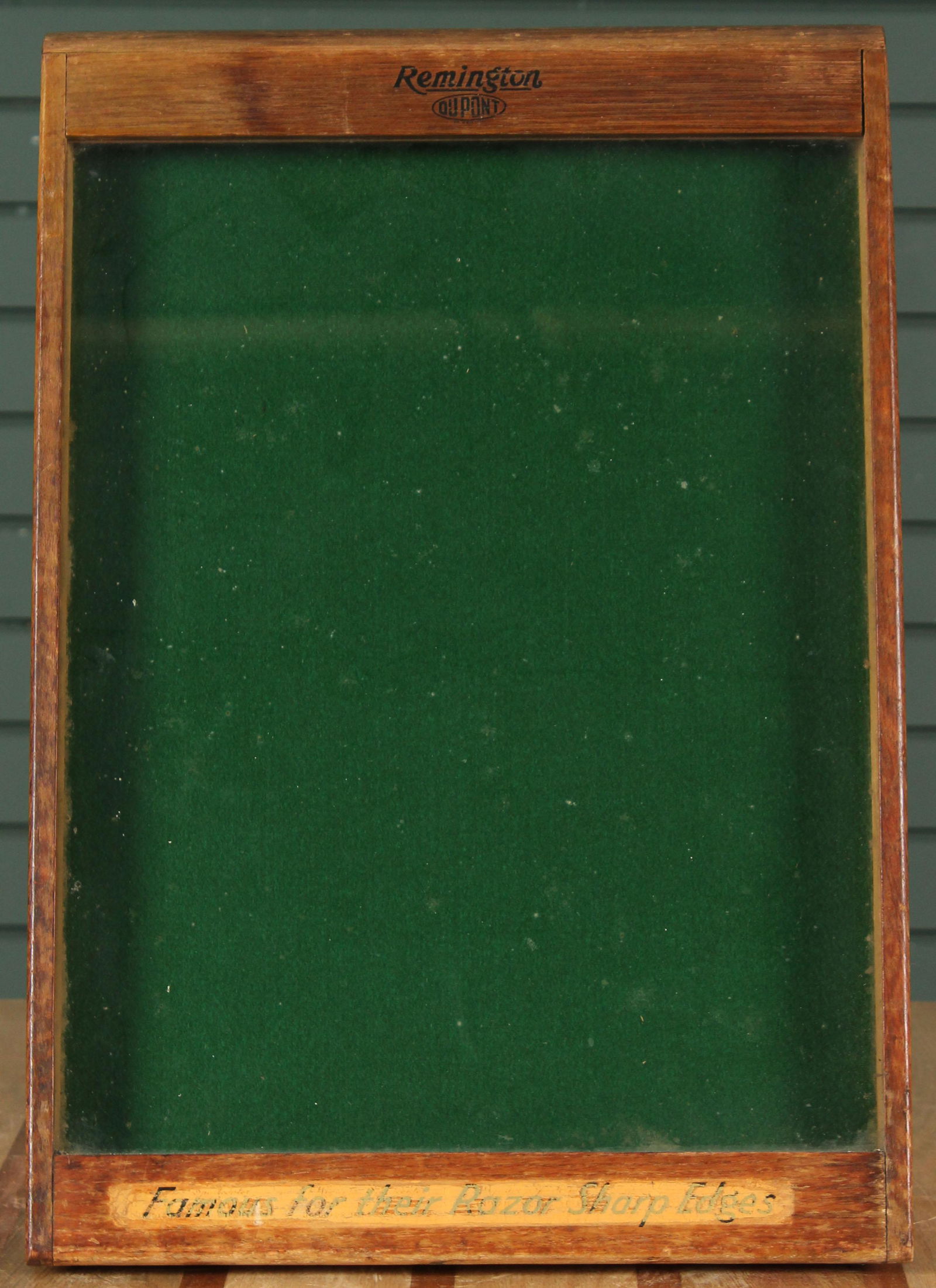 Remington DuPont  Knives Advertising Display Case (1 of 8)