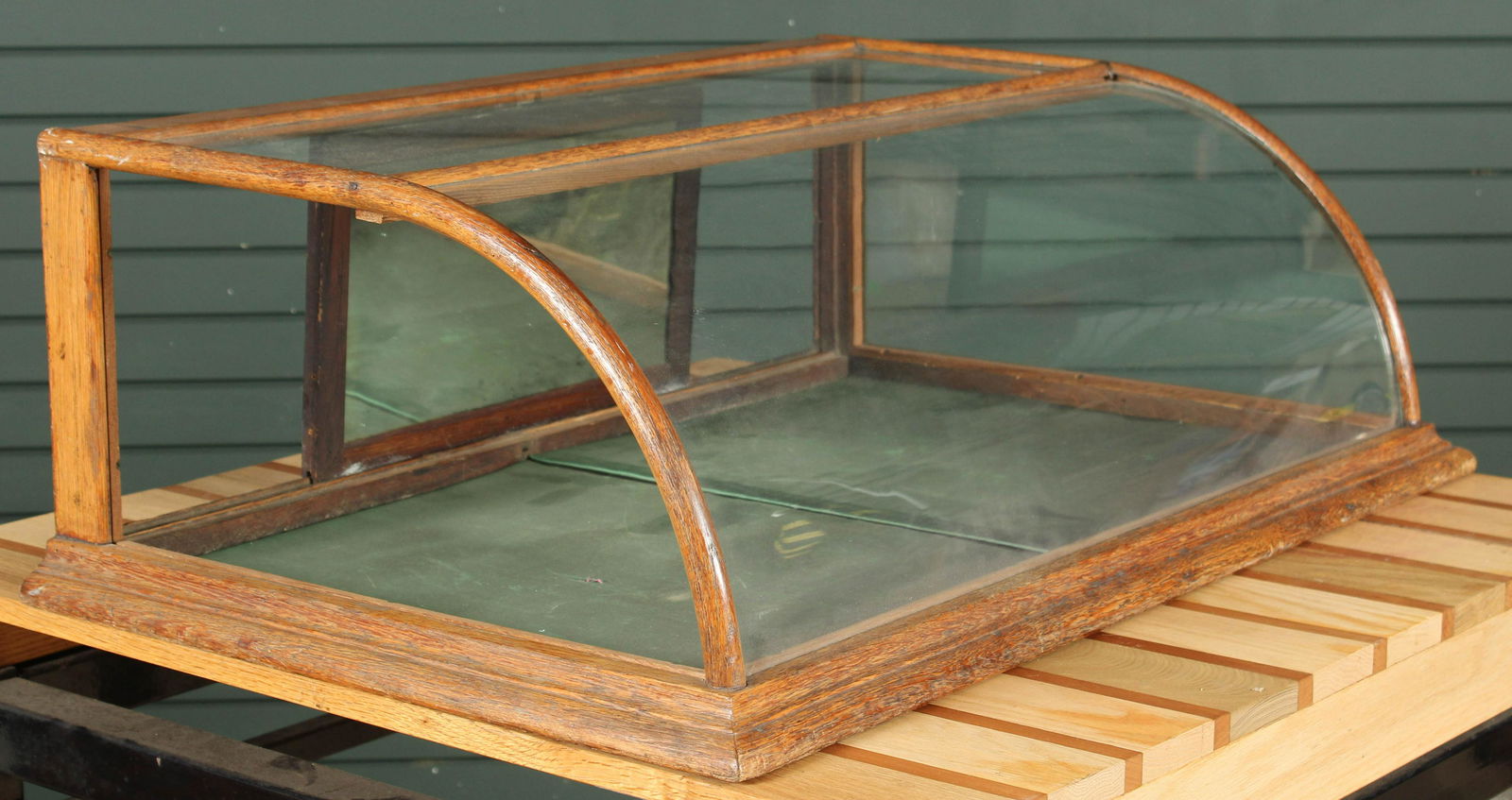 Curved Front Country Store Display Case (1 of 6)