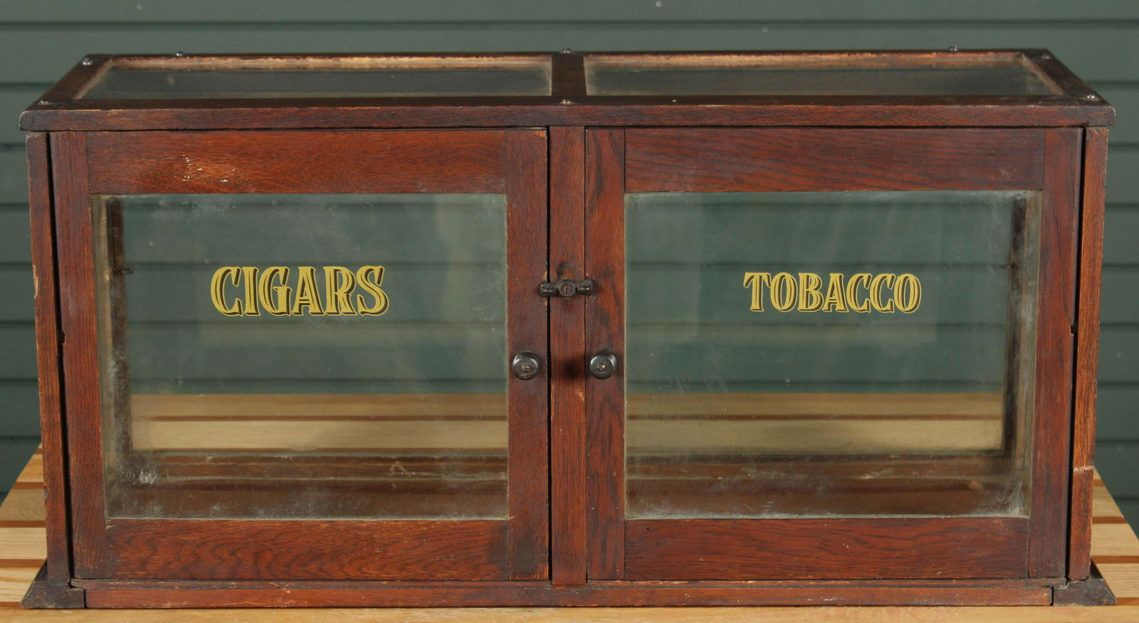 Country Store Countertop Tobacco Display Case (1 of 8)