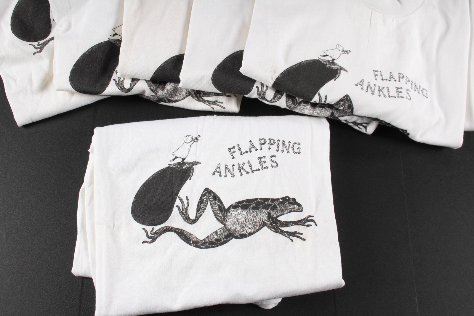 11 Vintage Edward Gorey Flapping Ankles T-shirts: 11 Vintage Edward Gorey Flapping Ankles T-shirts. Size: Adult L