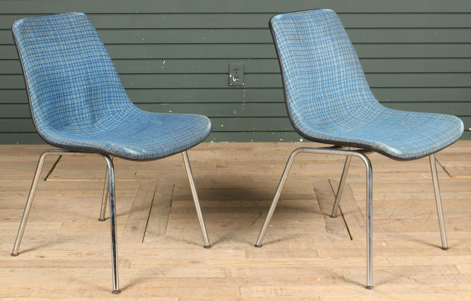 Pair Labeled Sturgis MCM Tartan Cover Shell Chairs (1 of 6)