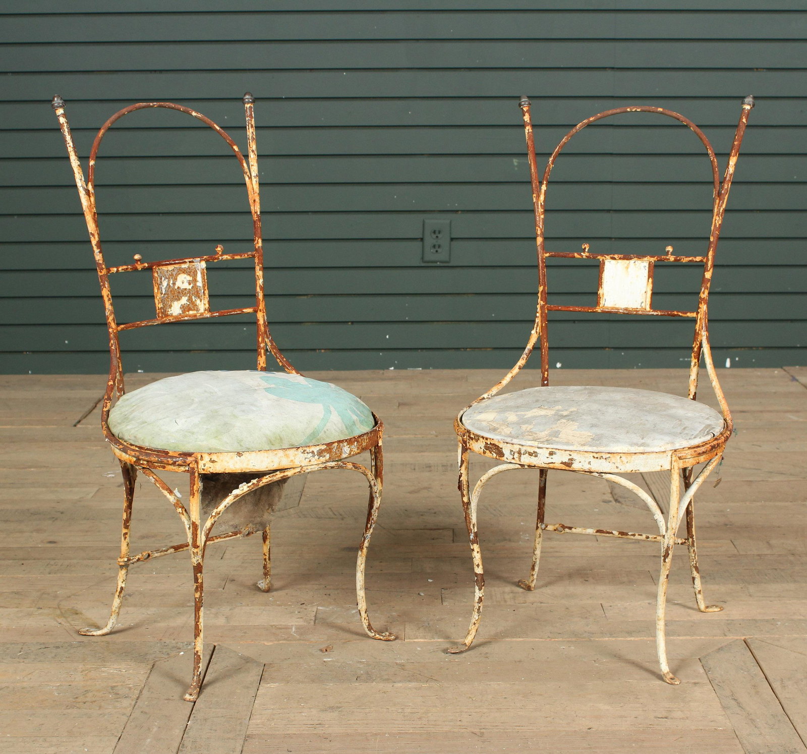 Pair Vintage Wrought Iron Slipper Chairs: Pair Vintage Wrought Iron Slipper Chairs. Size: 31"H x 15.5"W x 14"D seat height 12.5"H