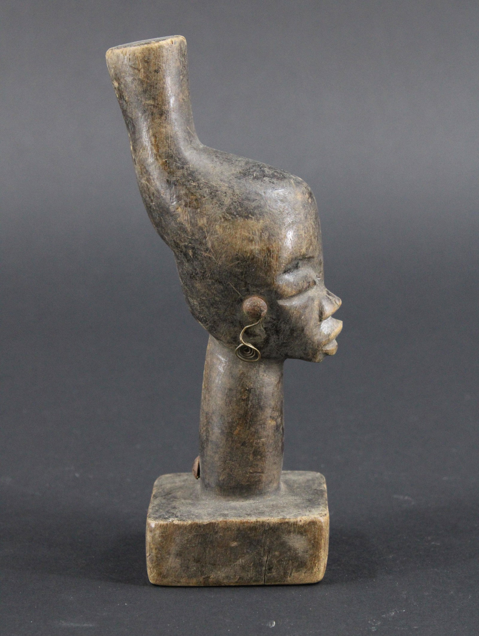 Mangbetu People Carved Wood Portrait Bust Artifact: Mangbetu People Carved Wood Portrait Bust Artifact. Size: 7"H x 2.5"W x 2"D