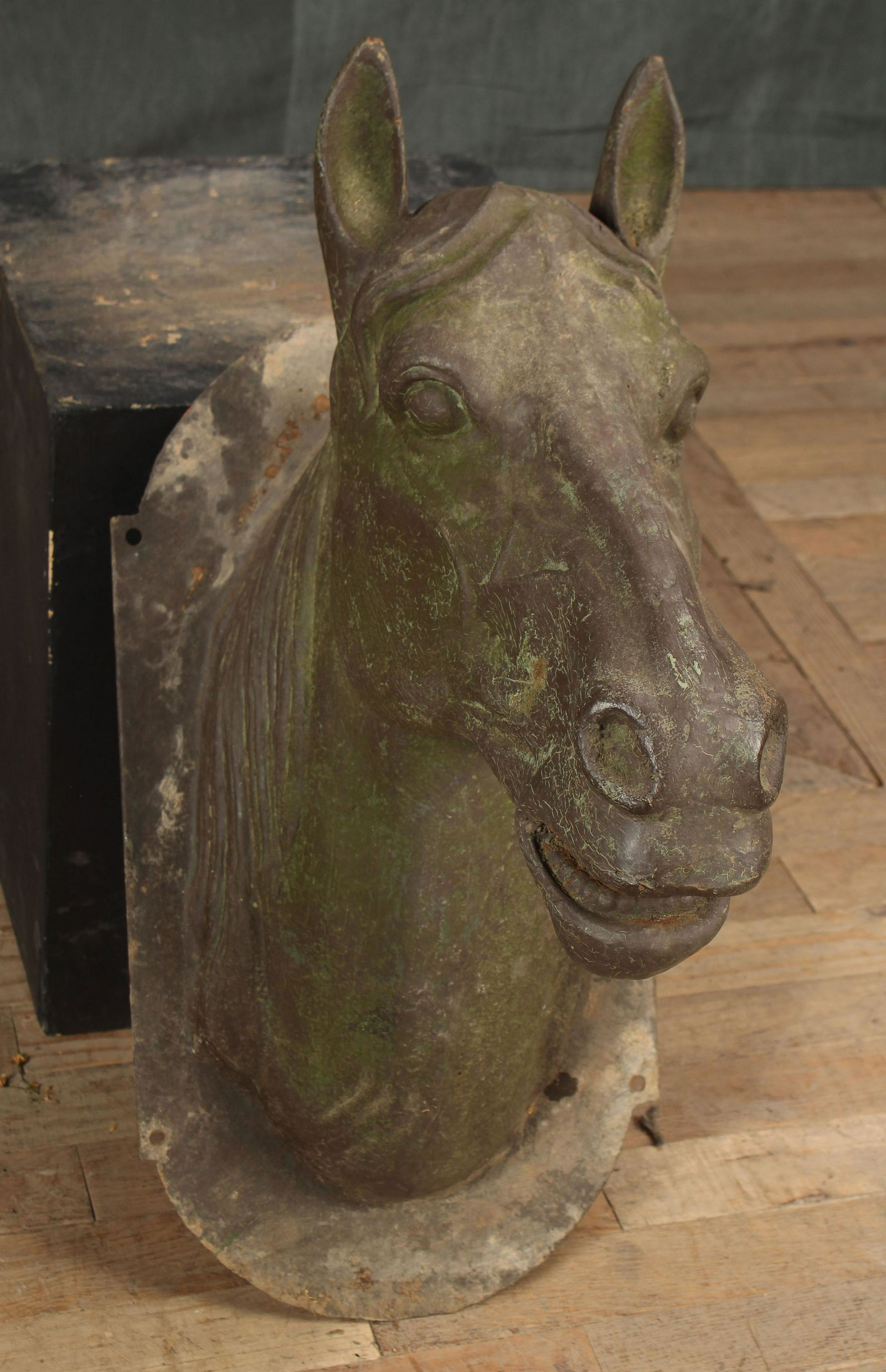 Cast Iron Horse Plaque (1 of 7)