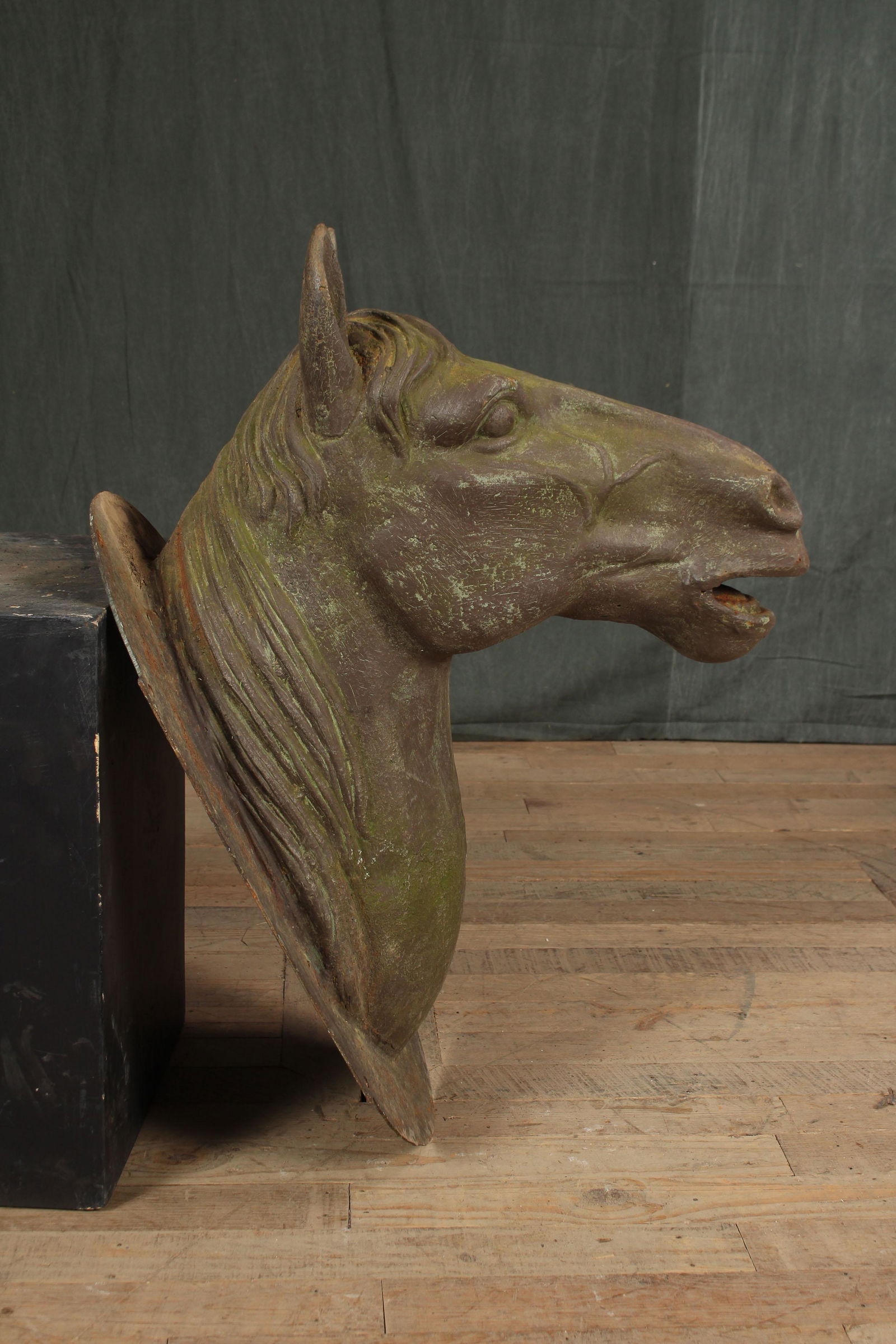 Cast Iron Horse Plaque (1 of 7)