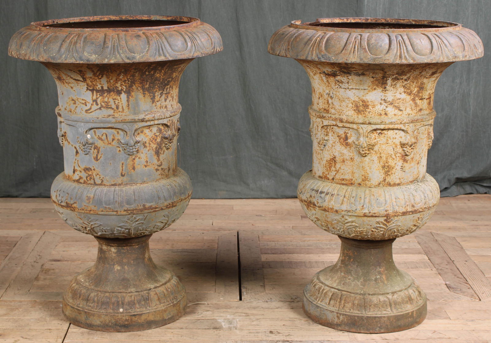 Pair Large Gothic Style Cast Iron Garden Urns (1 of 8)