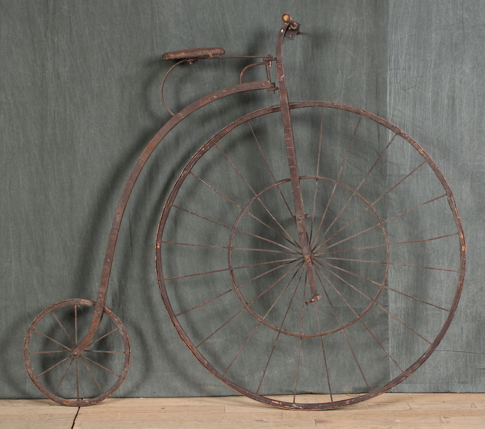 Bone Shaker High Wheel Penny Farthing Bike: Bone Shaker High Wheel Penny Farthing Bike. Size:51"T x 58"L x 19.5"D (handlebars)