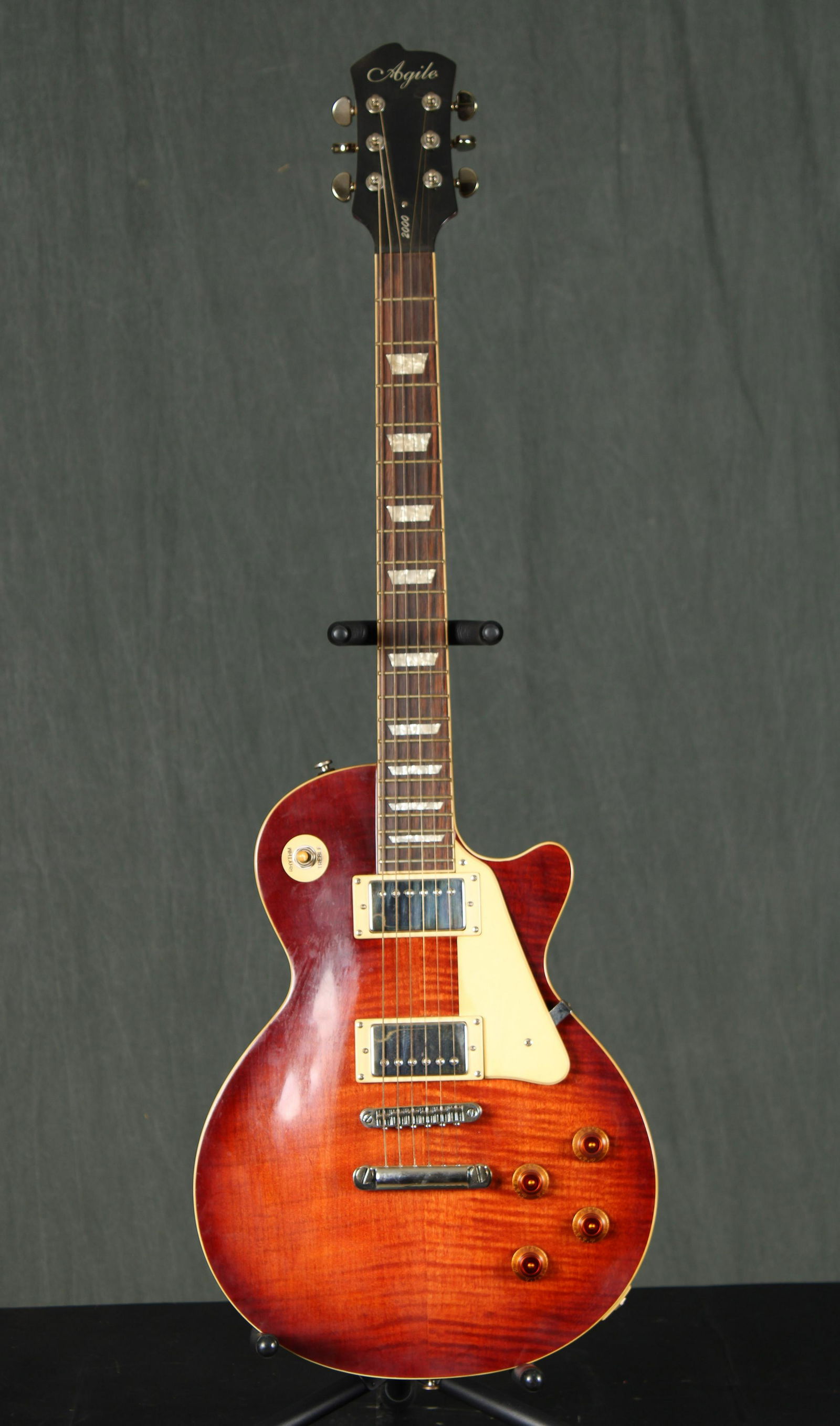 Agile 2000 Les Paul Style Electric Guitar (1 of 12)