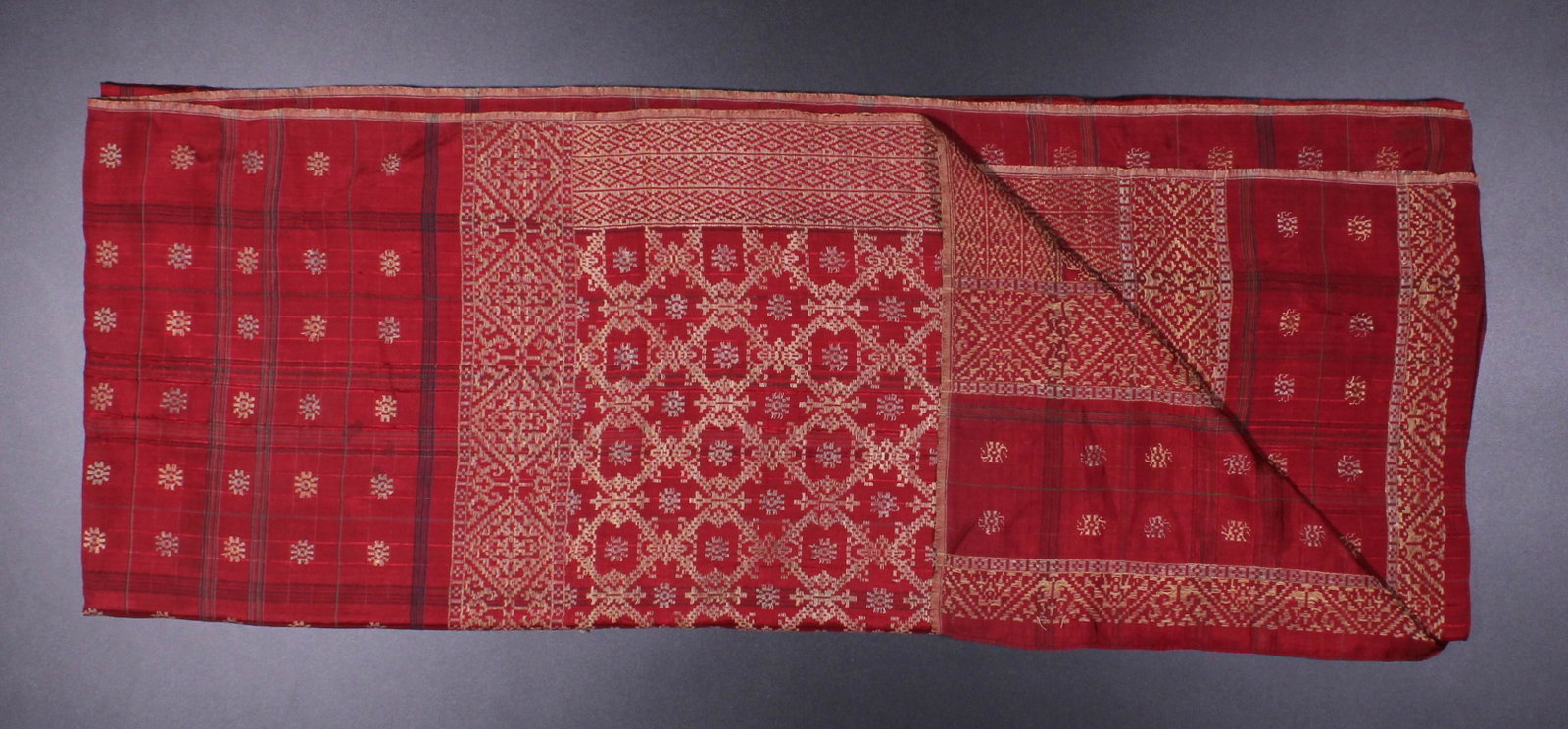 Vintage Silk Saree: Vintage Silk Saree