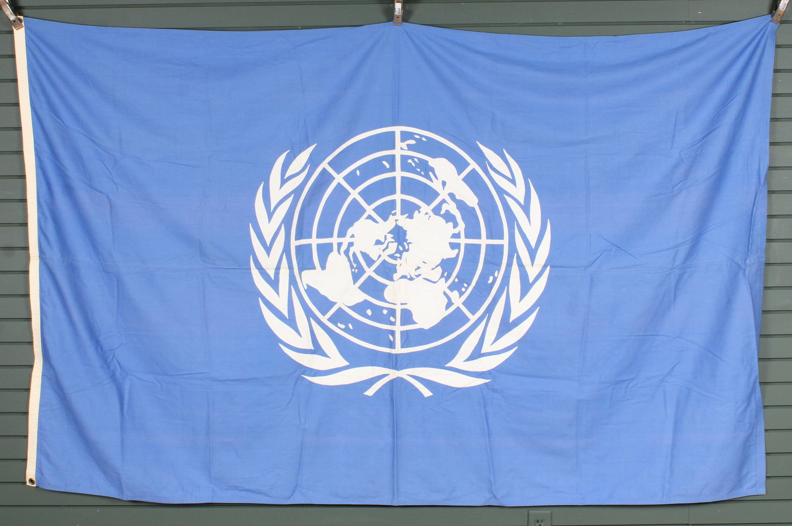 UN Flag, United Nations: Vintage UN, United Nations Flag.Size: 94" x 59"
