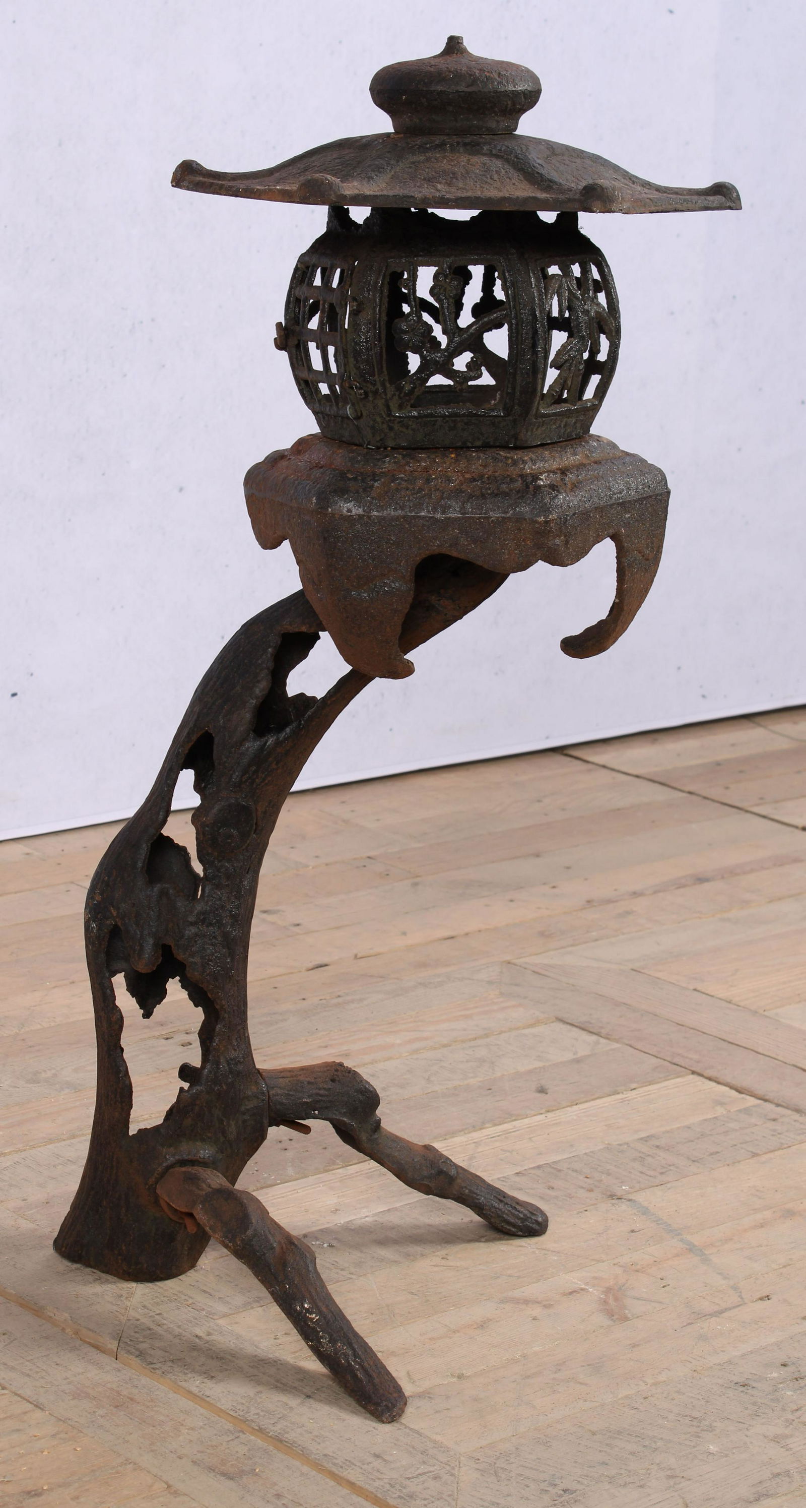 Cast Iron Pagoda Form Garden Lantern (1 of 8)