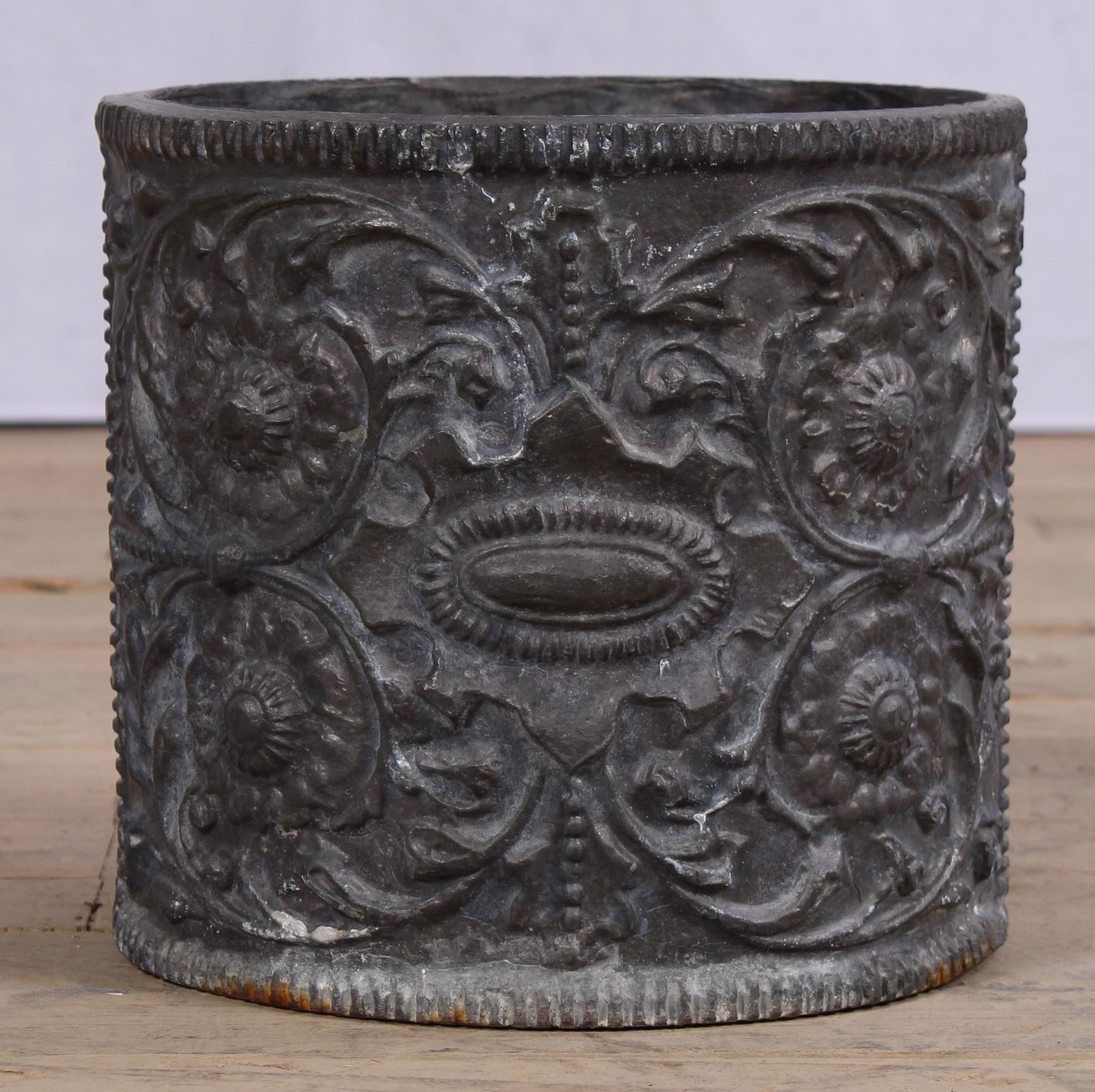 English Lead Garden Planter (1 of 6)