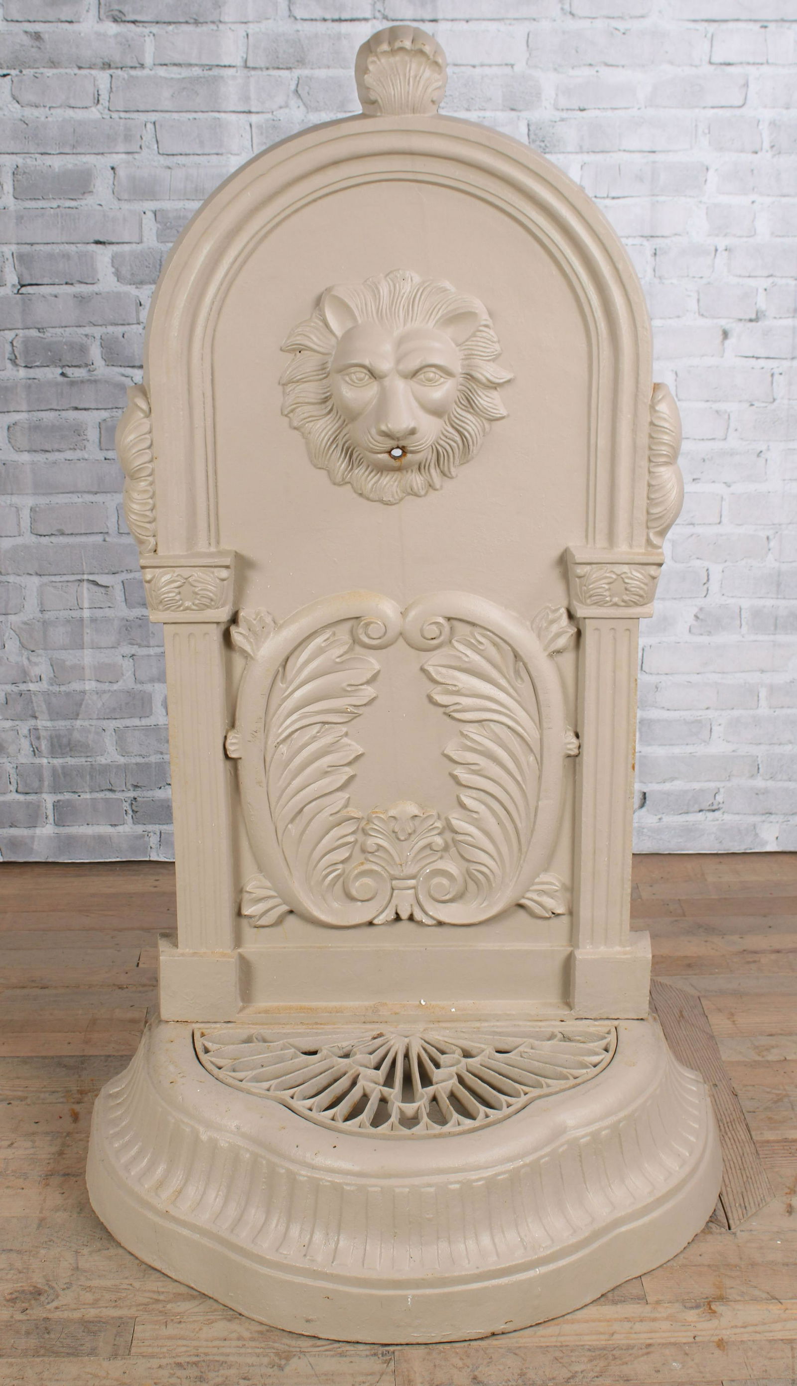 Cast Iron Wall Fountain (1 of 10)